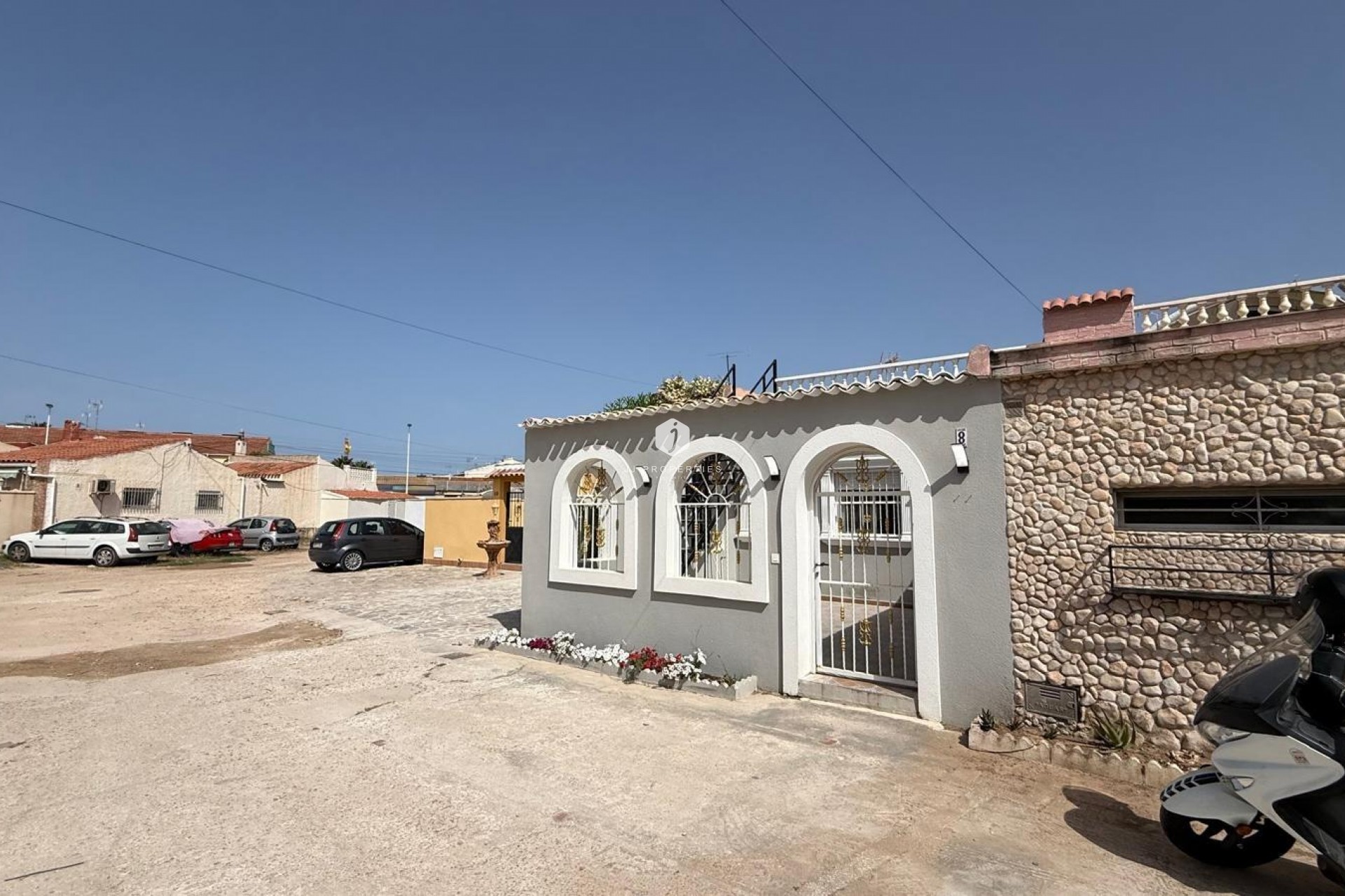 Segunda mano - Chalet -
Torrevieja - Torreta Florida