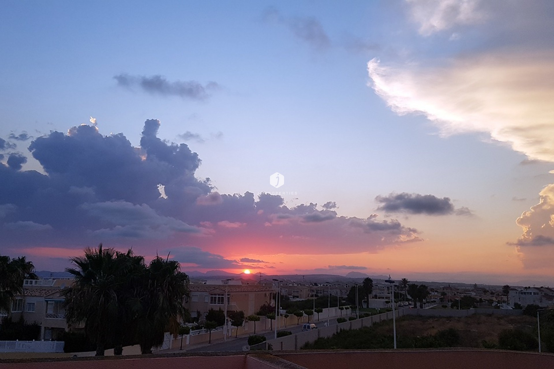 Segunda mano - Chalet -
Torrevieja