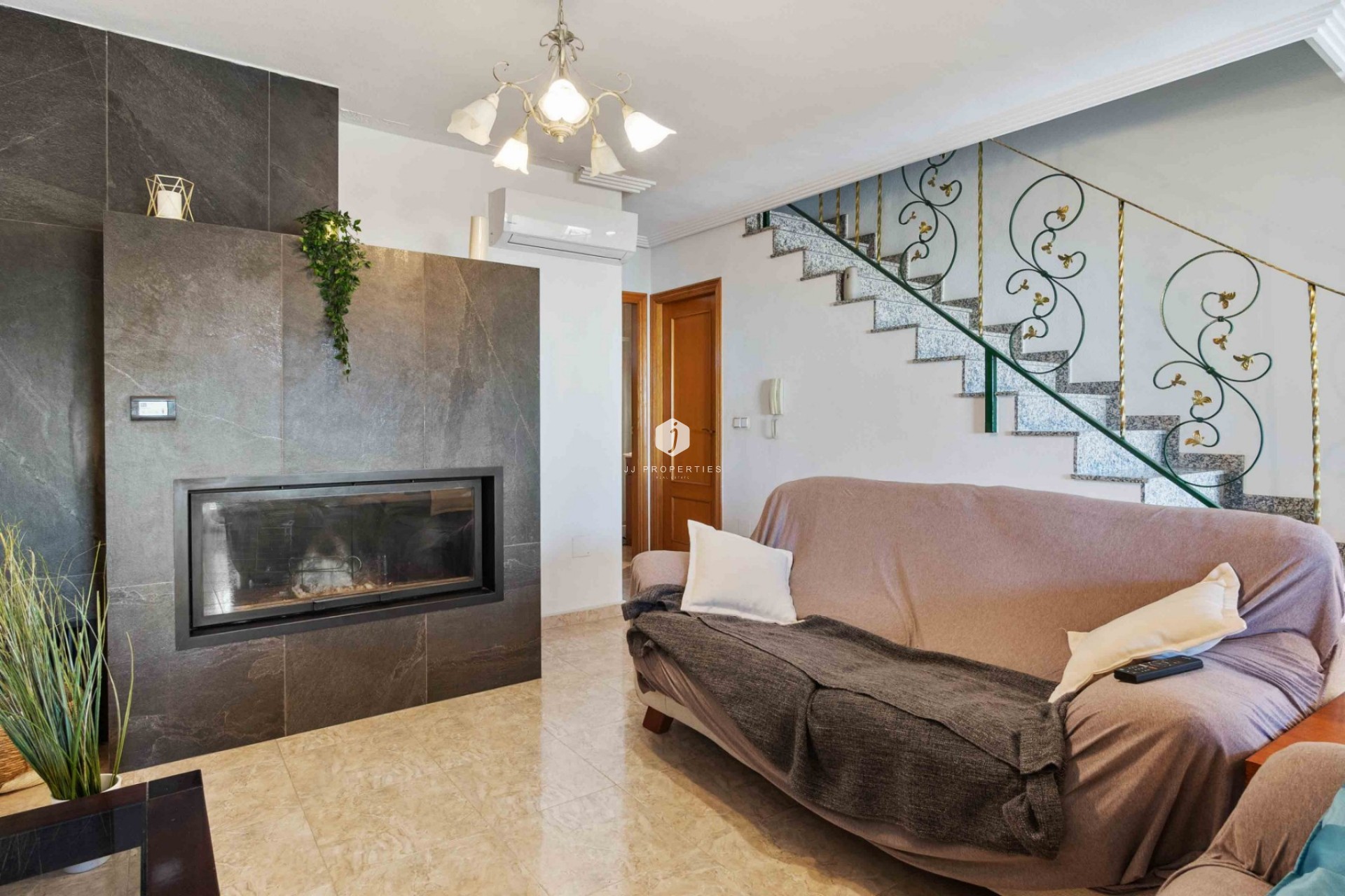 Segunda mano - Duplex -
Catral