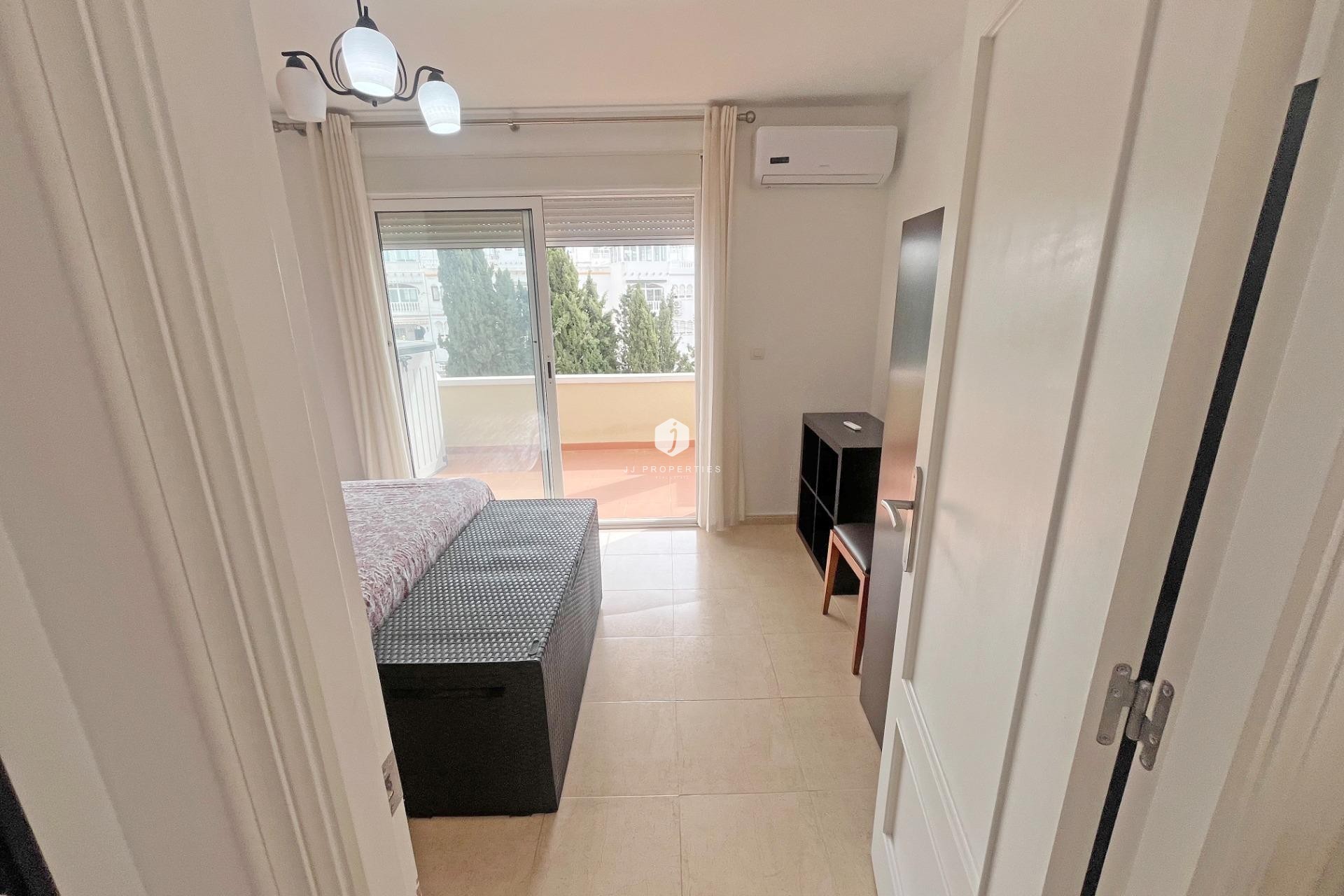 Segunda mano - Duplex -
San Miguel de Salinas - Las Filipinas