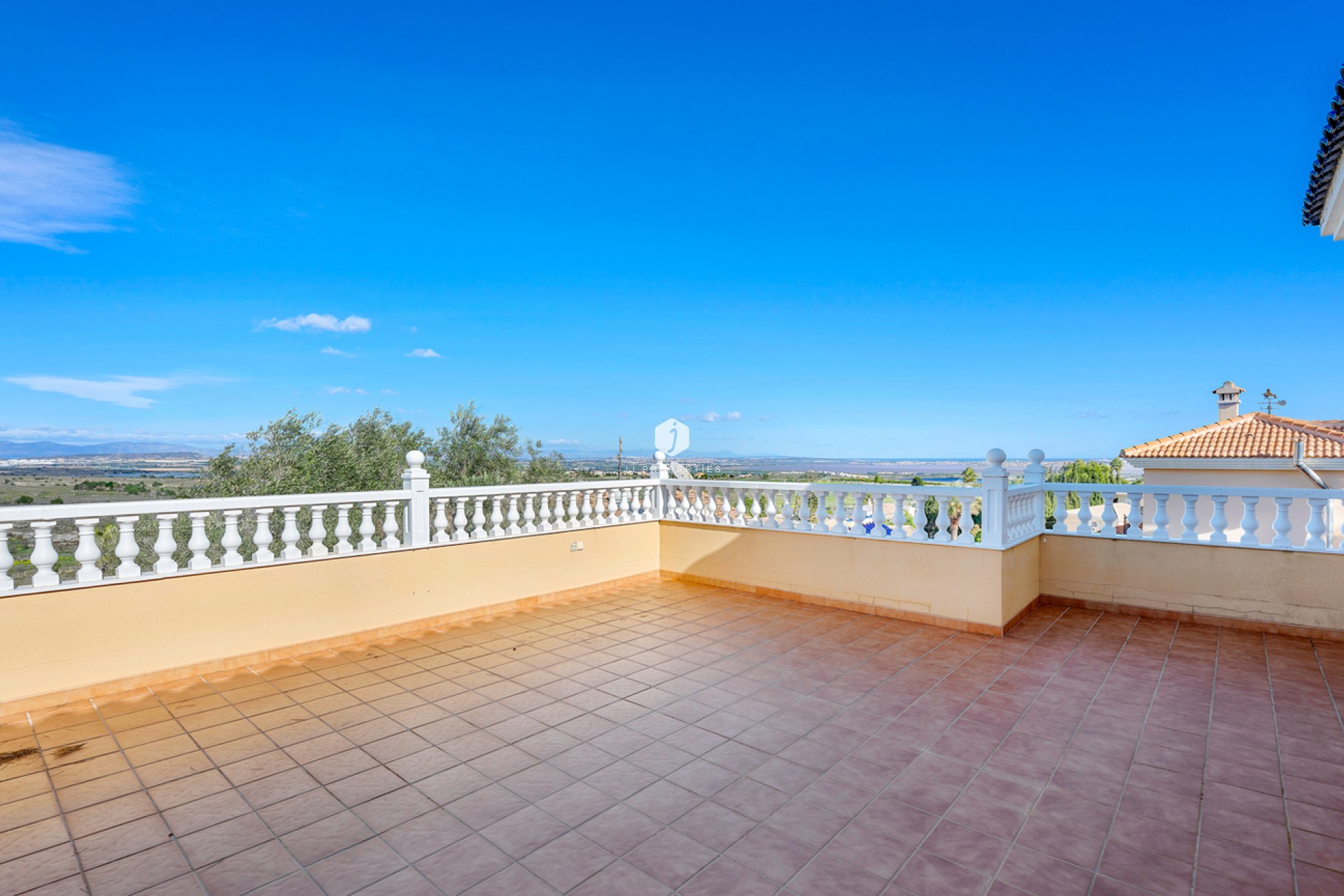 Segunda mano - Villa -
Ciudad De Las Comunicaciones - Costa Blanca