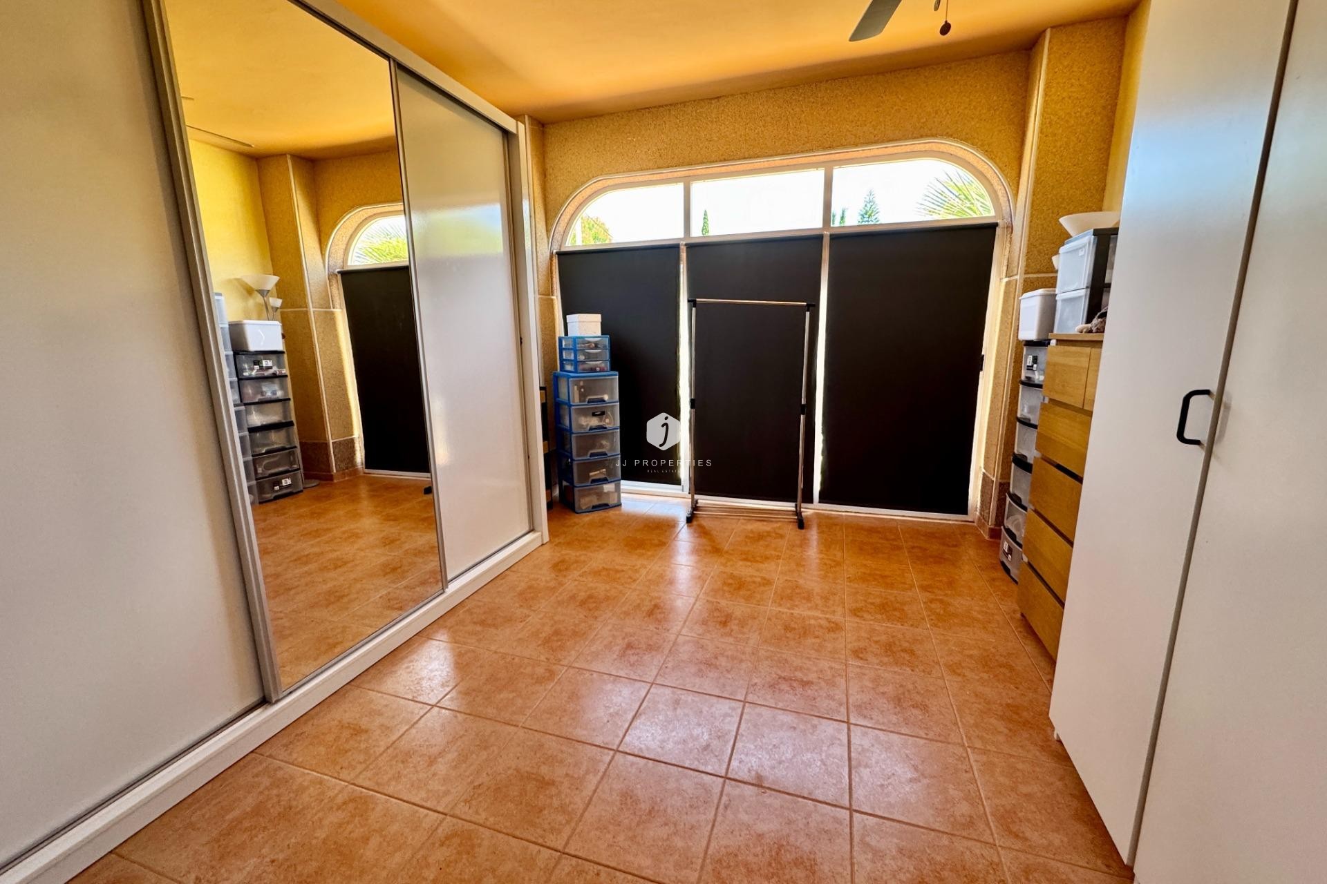 Segunda mano - Villa -
Dolores - Cmno. Escorredor