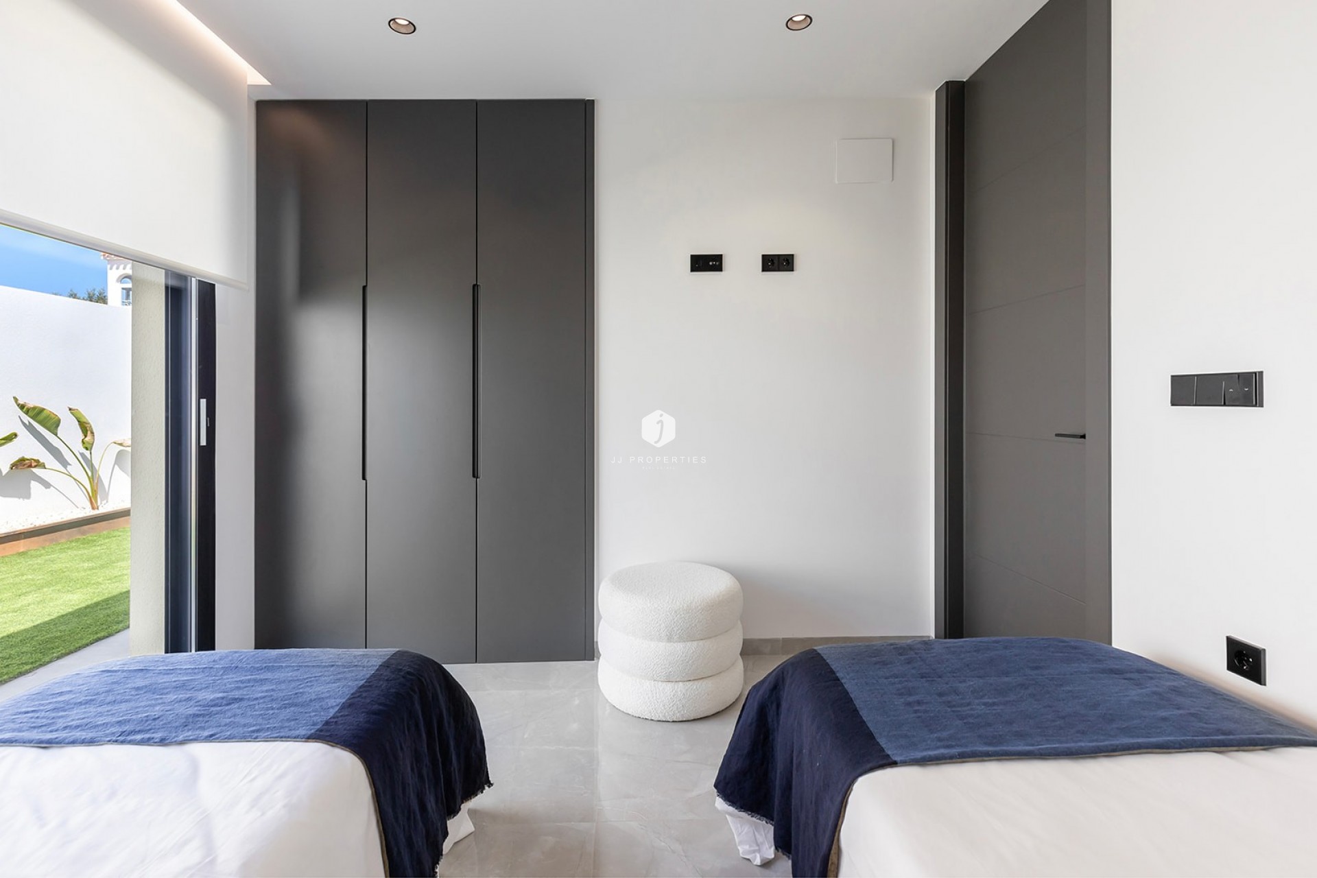 Segunda mano - Villa -
El Chaparral - Inland