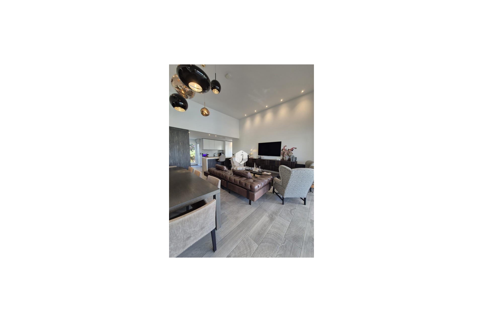 Segunda mano - Villa -
La Finca Golf Resort - Inland