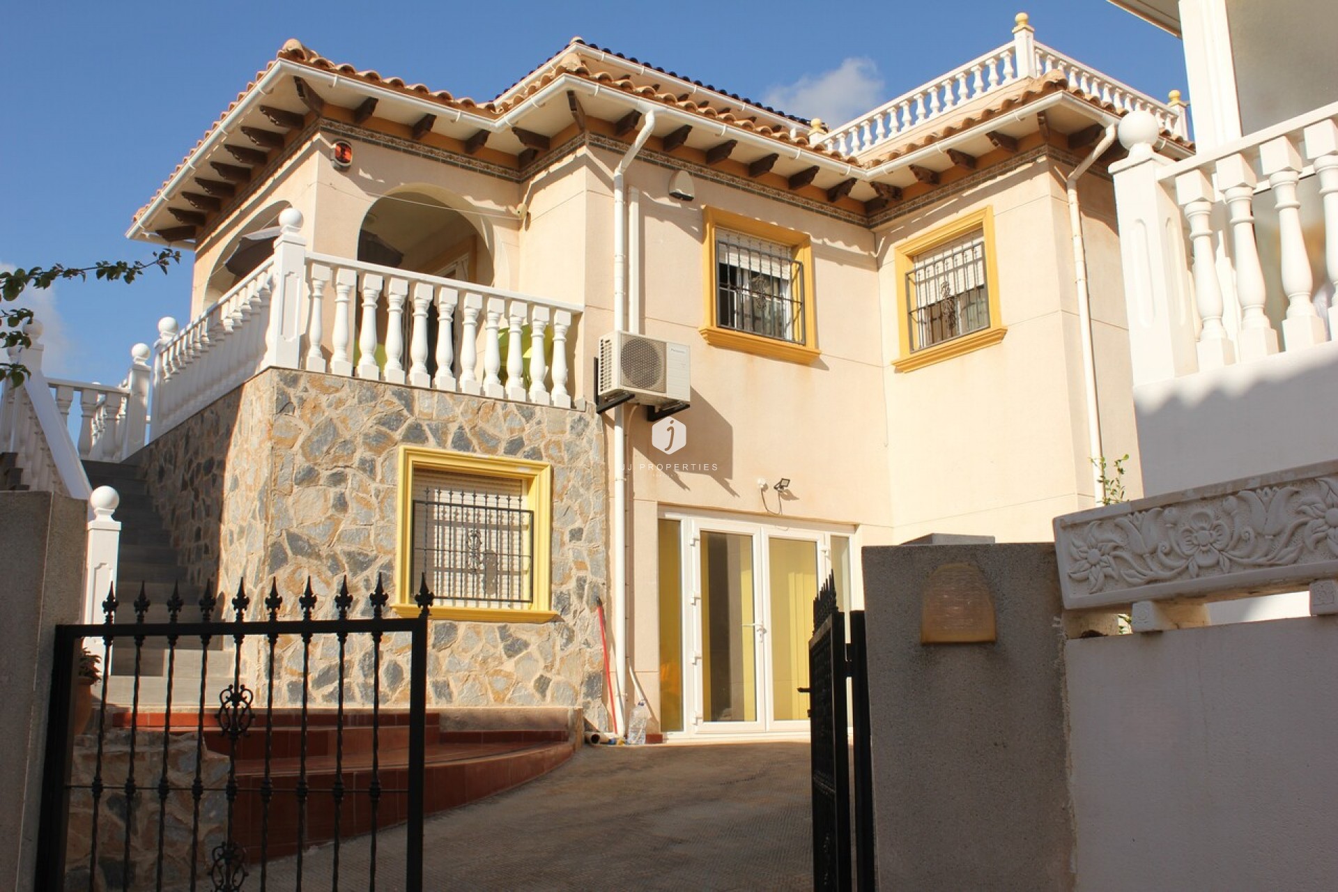 Segunda mano - Villa -
La Zenia - Costa Blanca