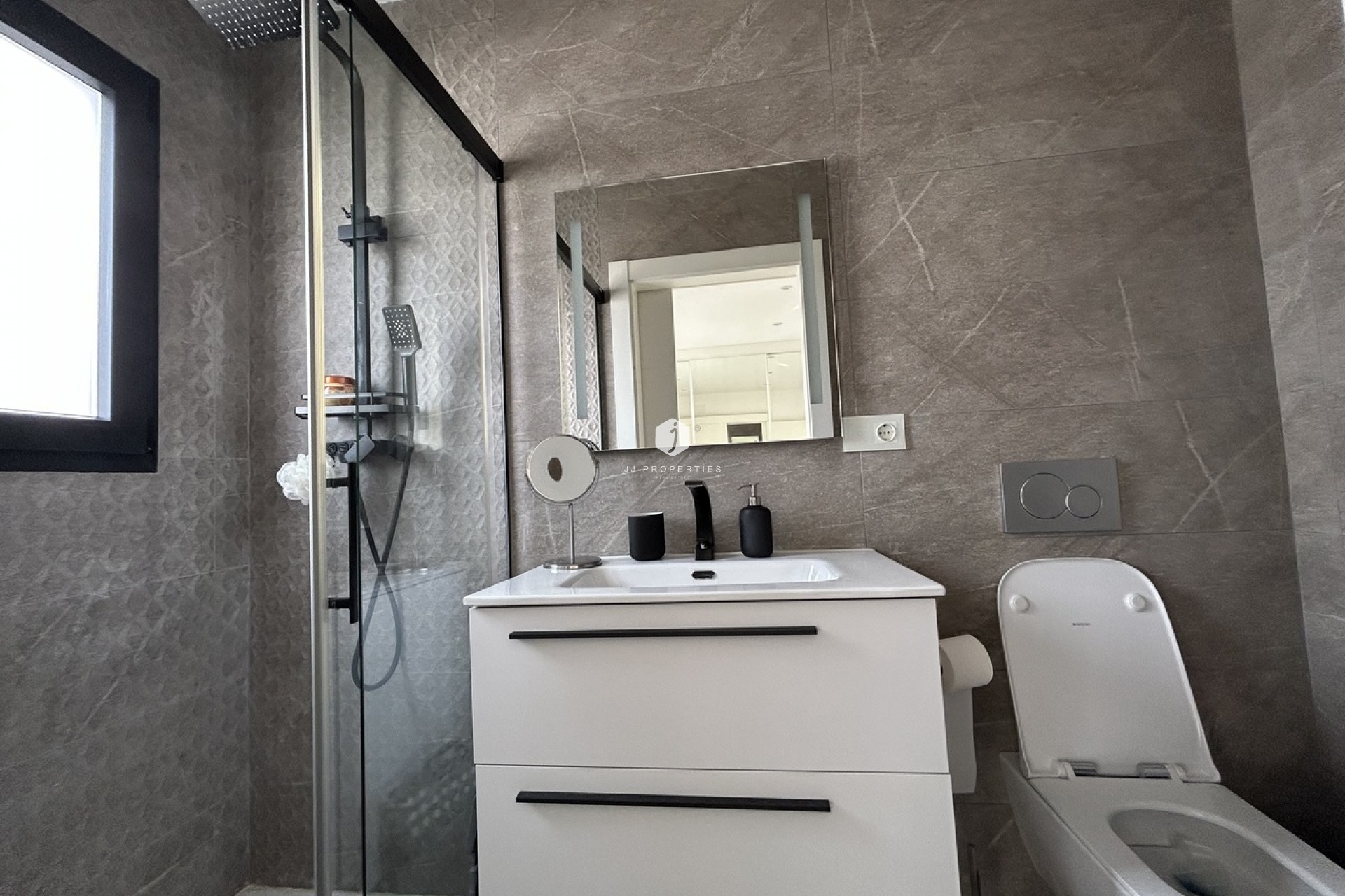 Segunda mano - Villa -
Los Balcones - Costa Blanca