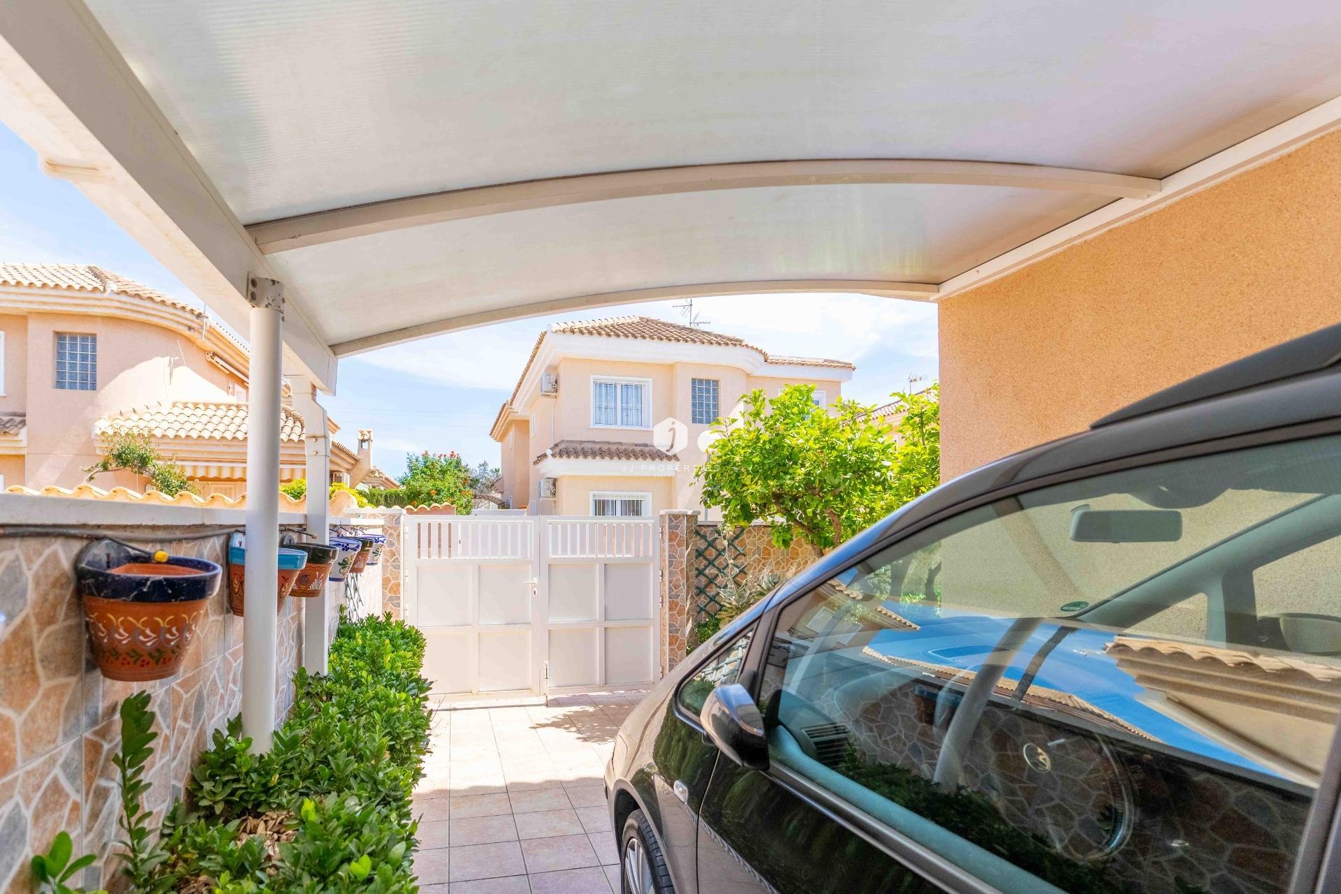 Segunda mano - Villa -
Orihuela Costa - Punta Prima