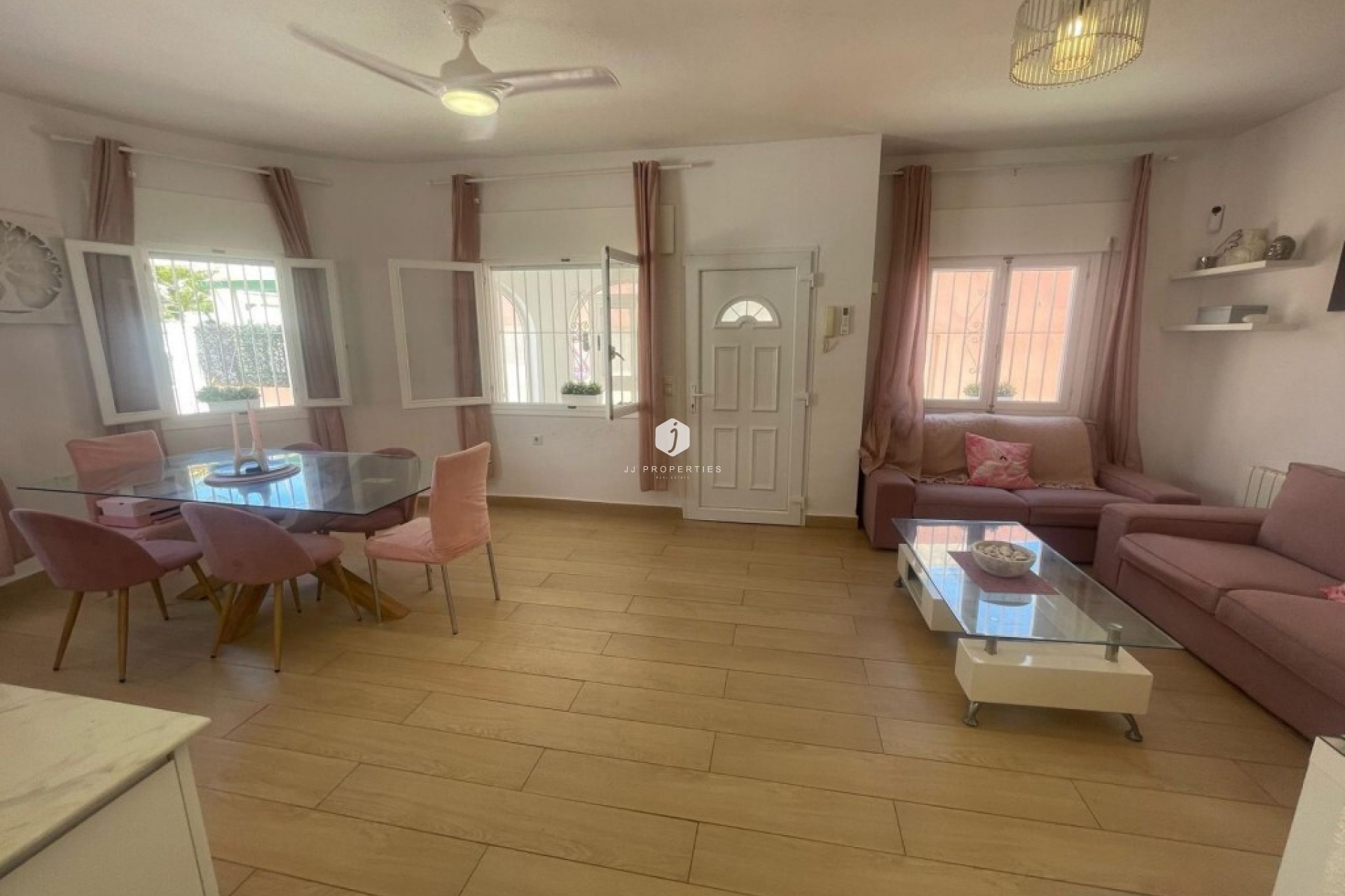 Segunda mano - Villa -
Playa Flamenca - Costa Blanca