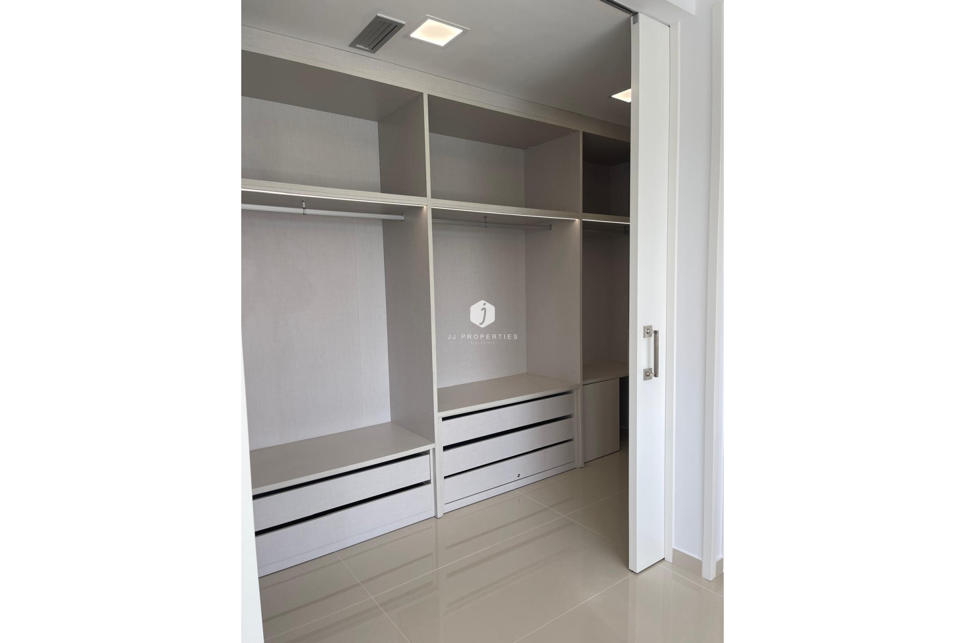 Segunda mano - Villa -
San Miguel de Salinas - Altos De San Miguel