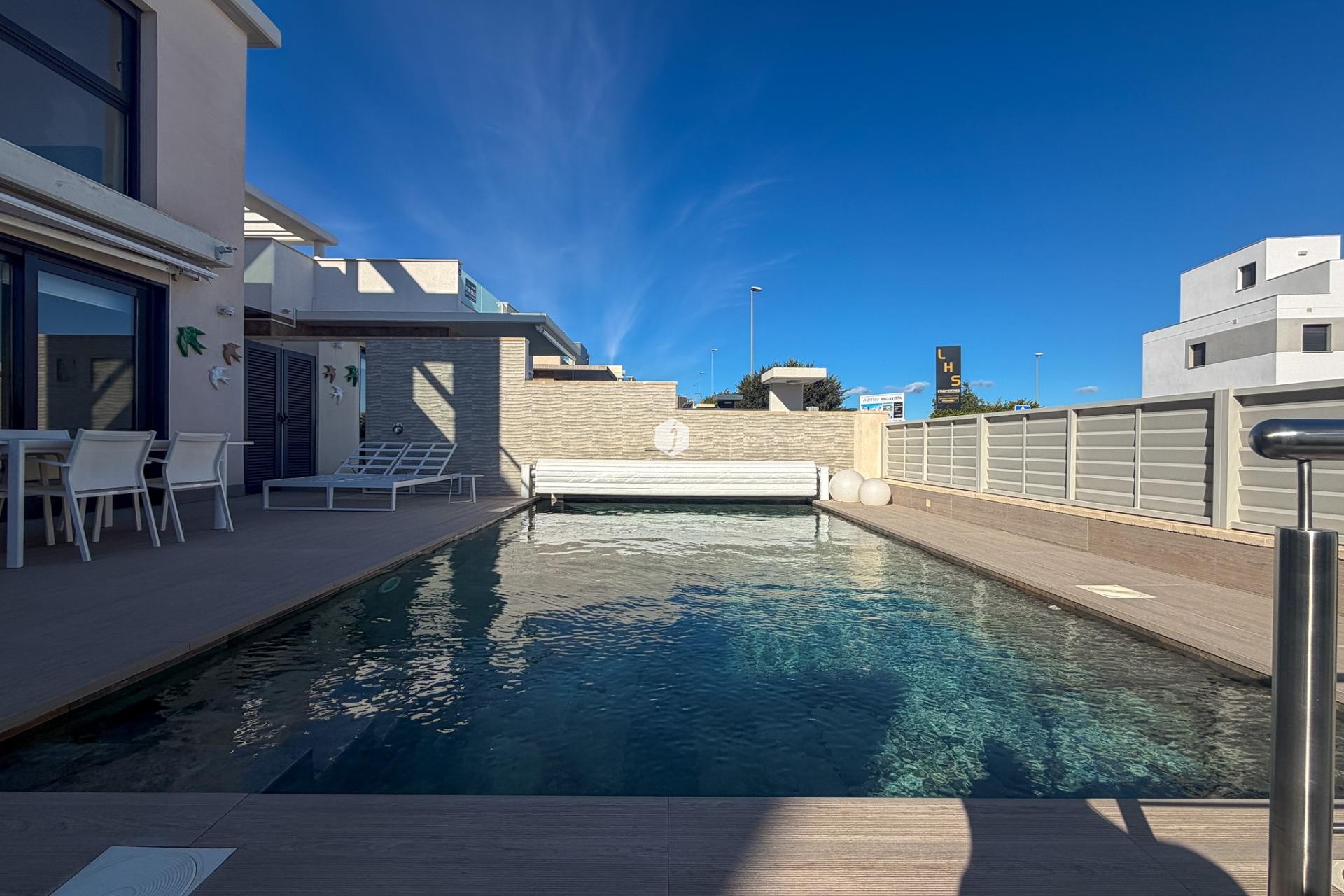 Segunda mano - Villa -
San Miguel de Salinas - Bellavista