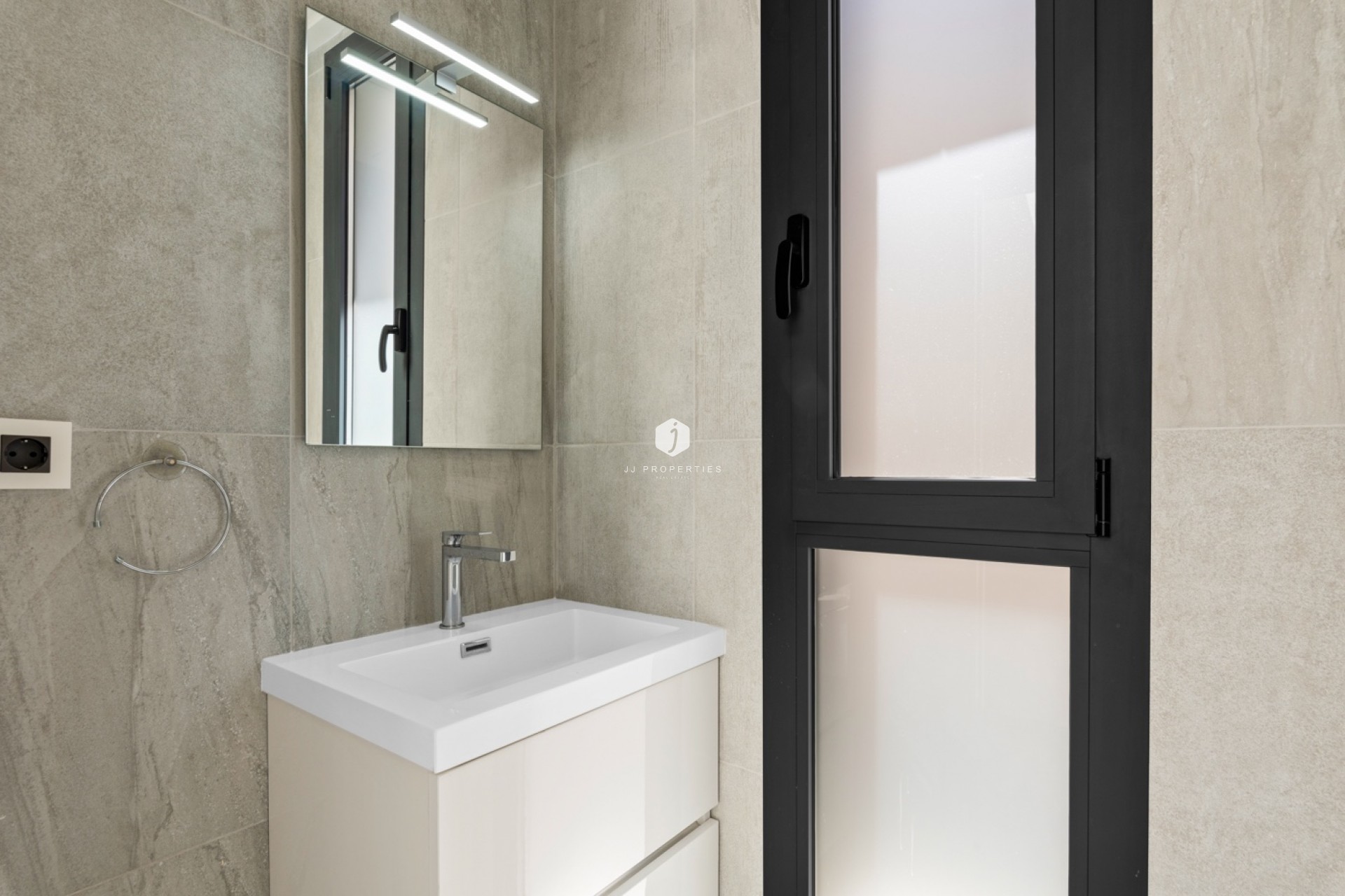 Segunda mano - Villa -
San Miguel de Salinas - Inland