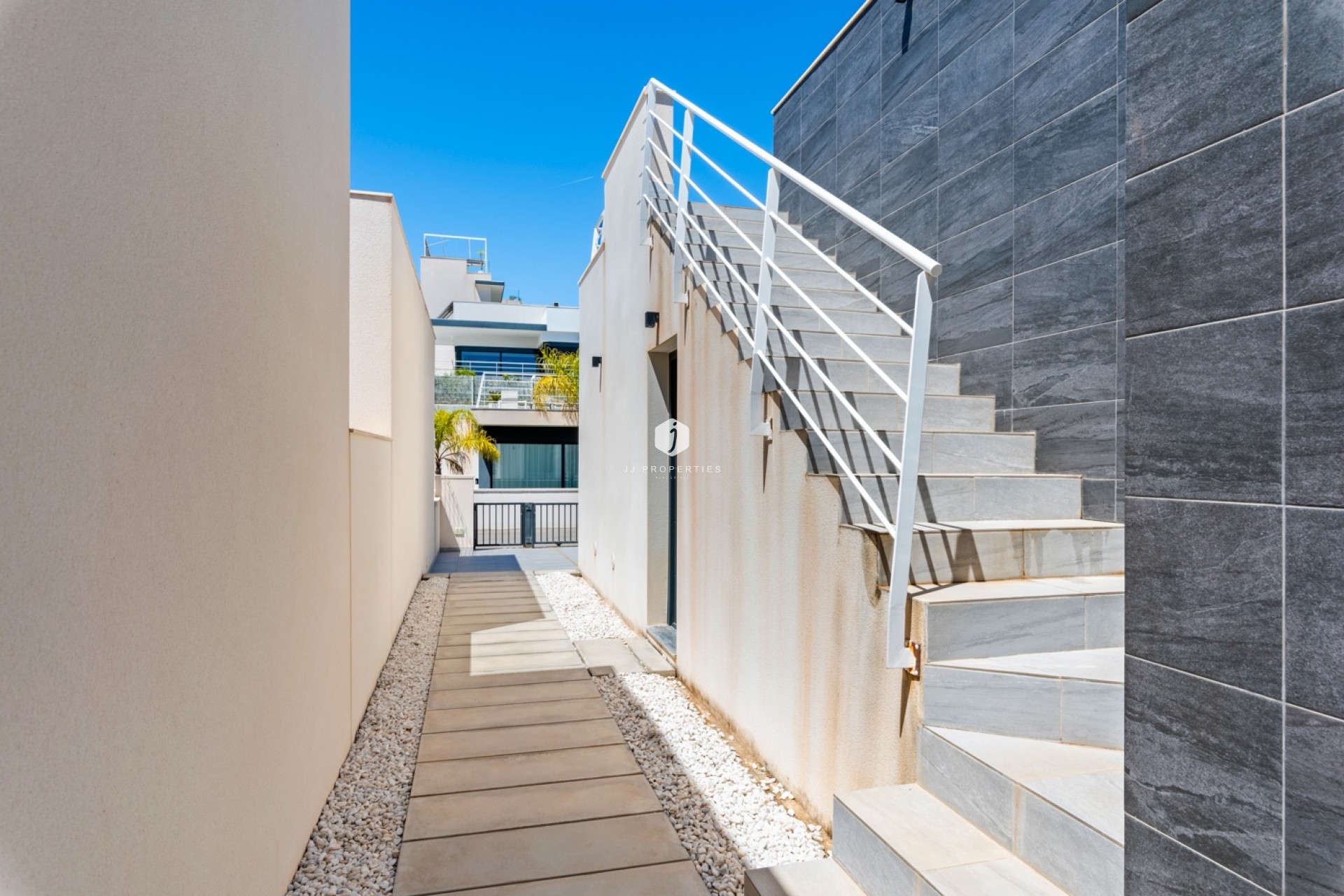 Segunda mano - Villa -
San Miguel de Salinas - Inland