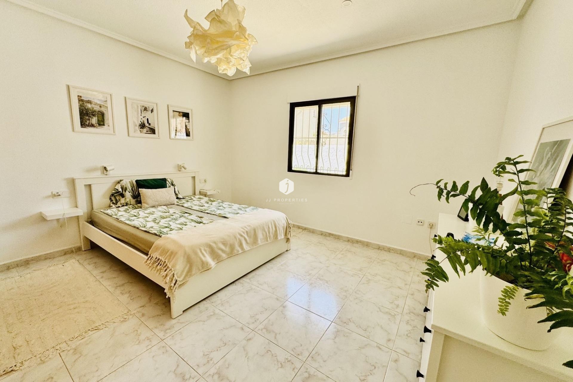 Segunda mano - Villa -
Torrevieja - La Siesta - El Salado - Torreta