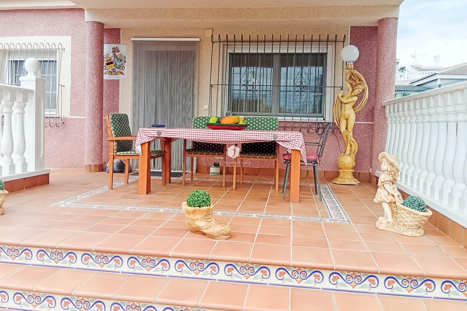 Segunda mano - Villa -
Torrevieja - La siesta