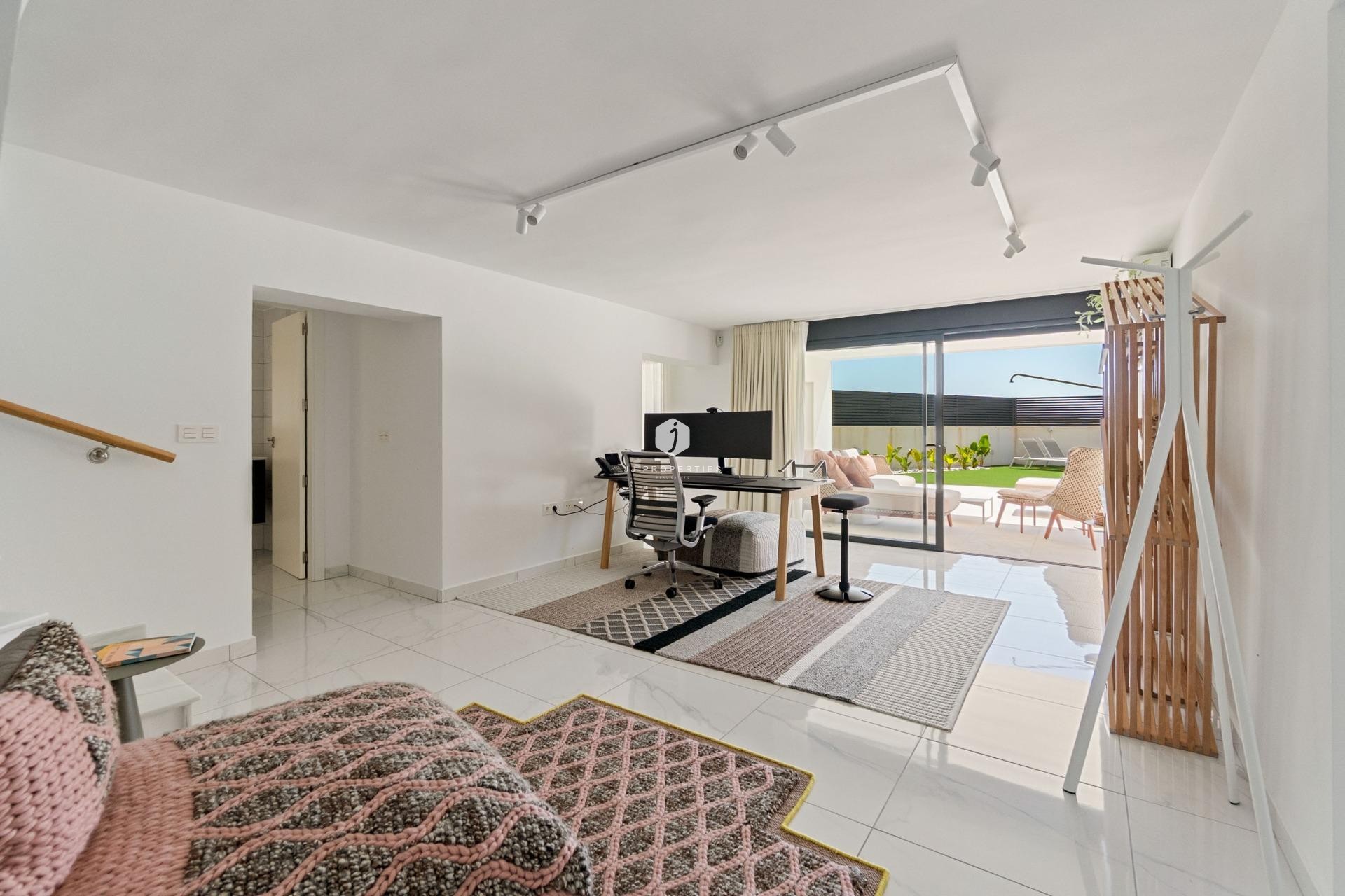 Segunda mano - Villa -
Torrevieja - La veleta