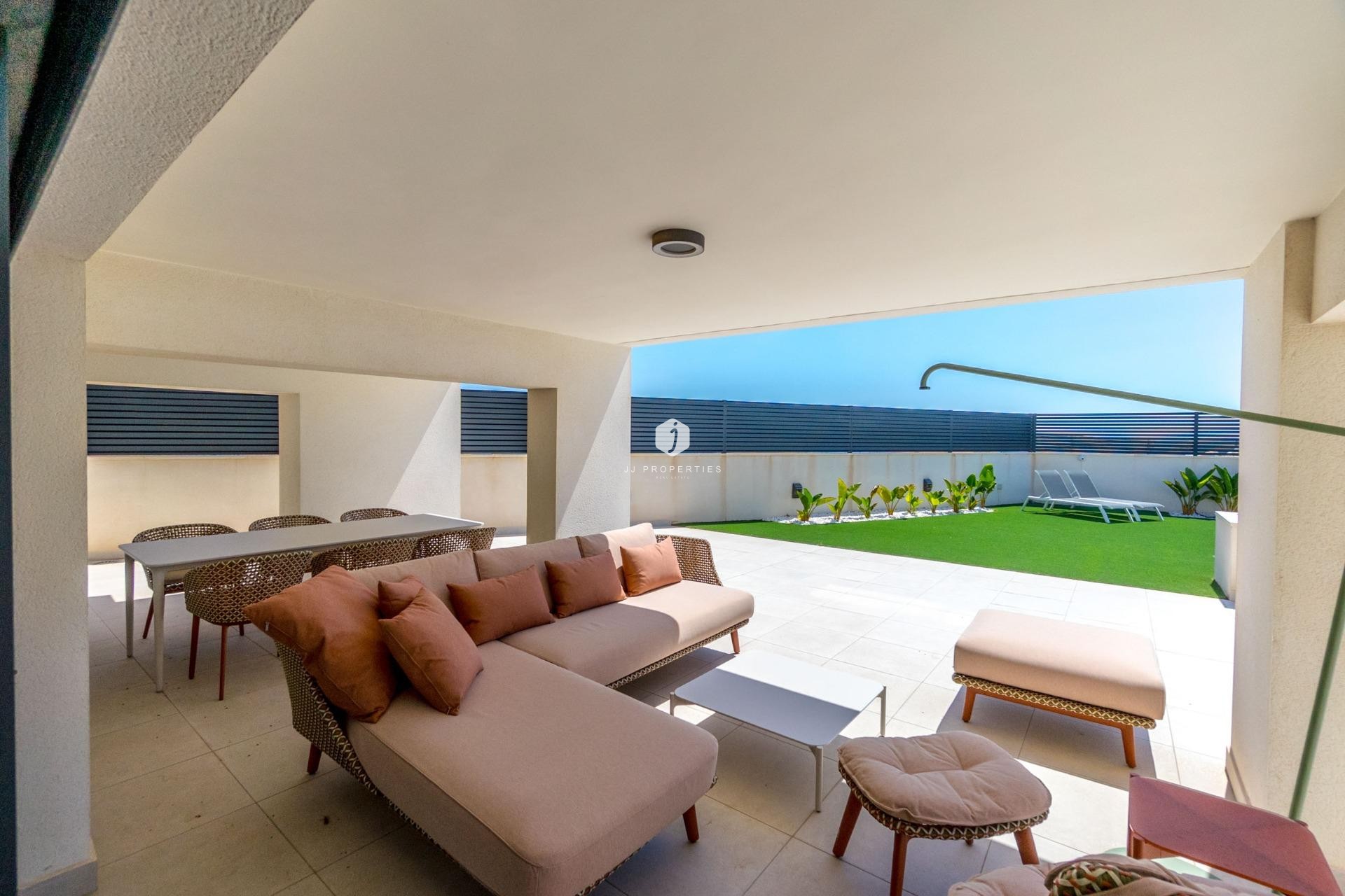 Segunda mano - Villa -
Torrevieja - La veleta