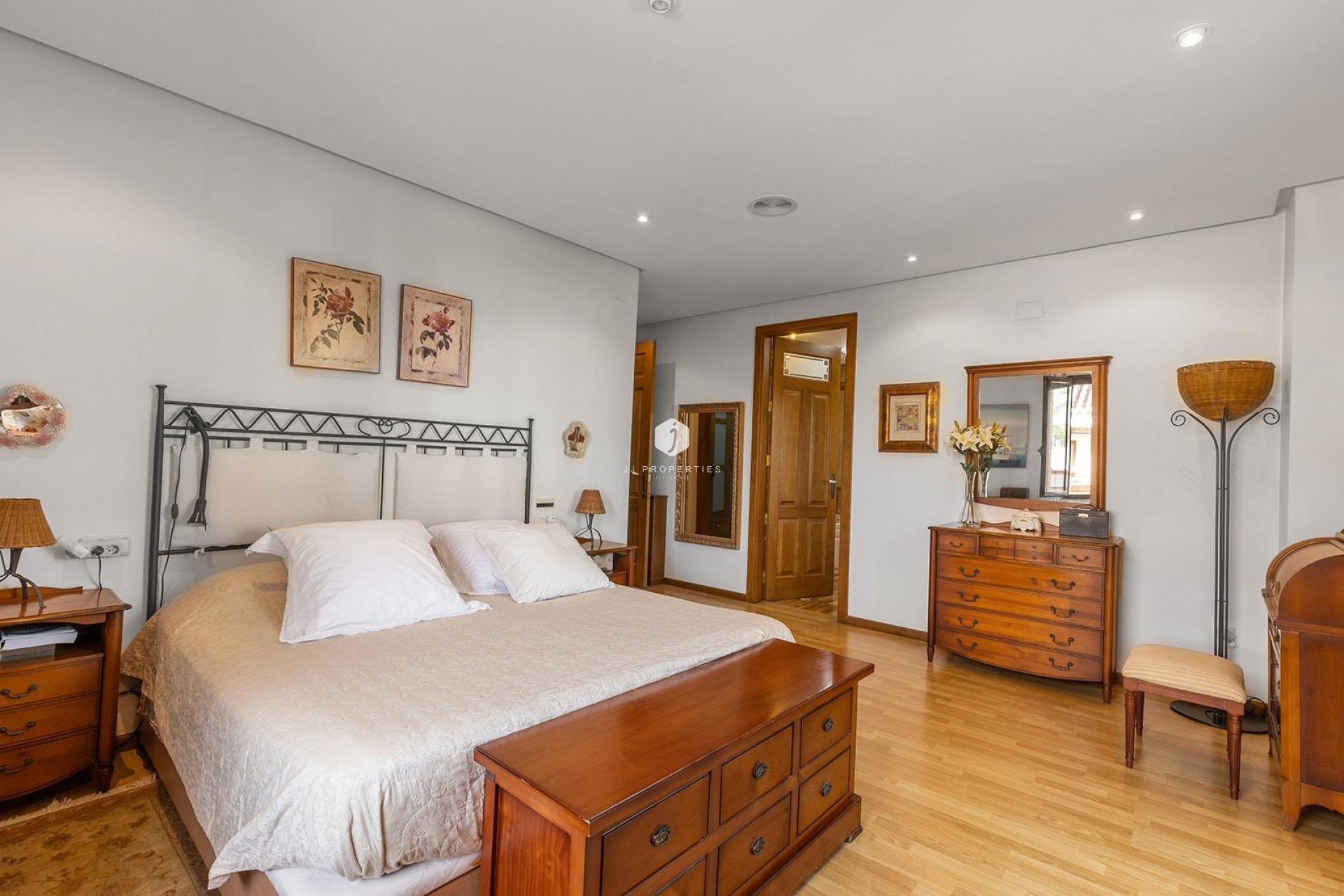 Segunda mano - Villa -
Torrevieja - La veleta