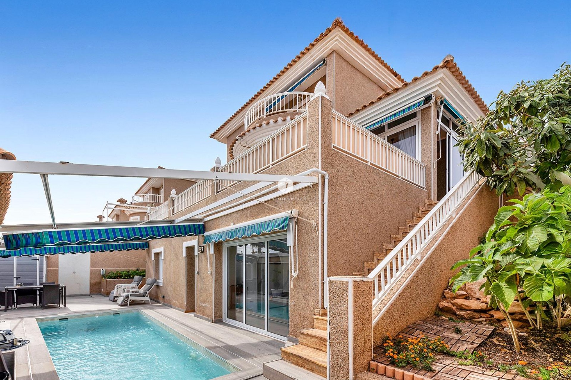 Segunda mano - Villa -
Torrevieja - Los Balcones - Los Altos del Edén