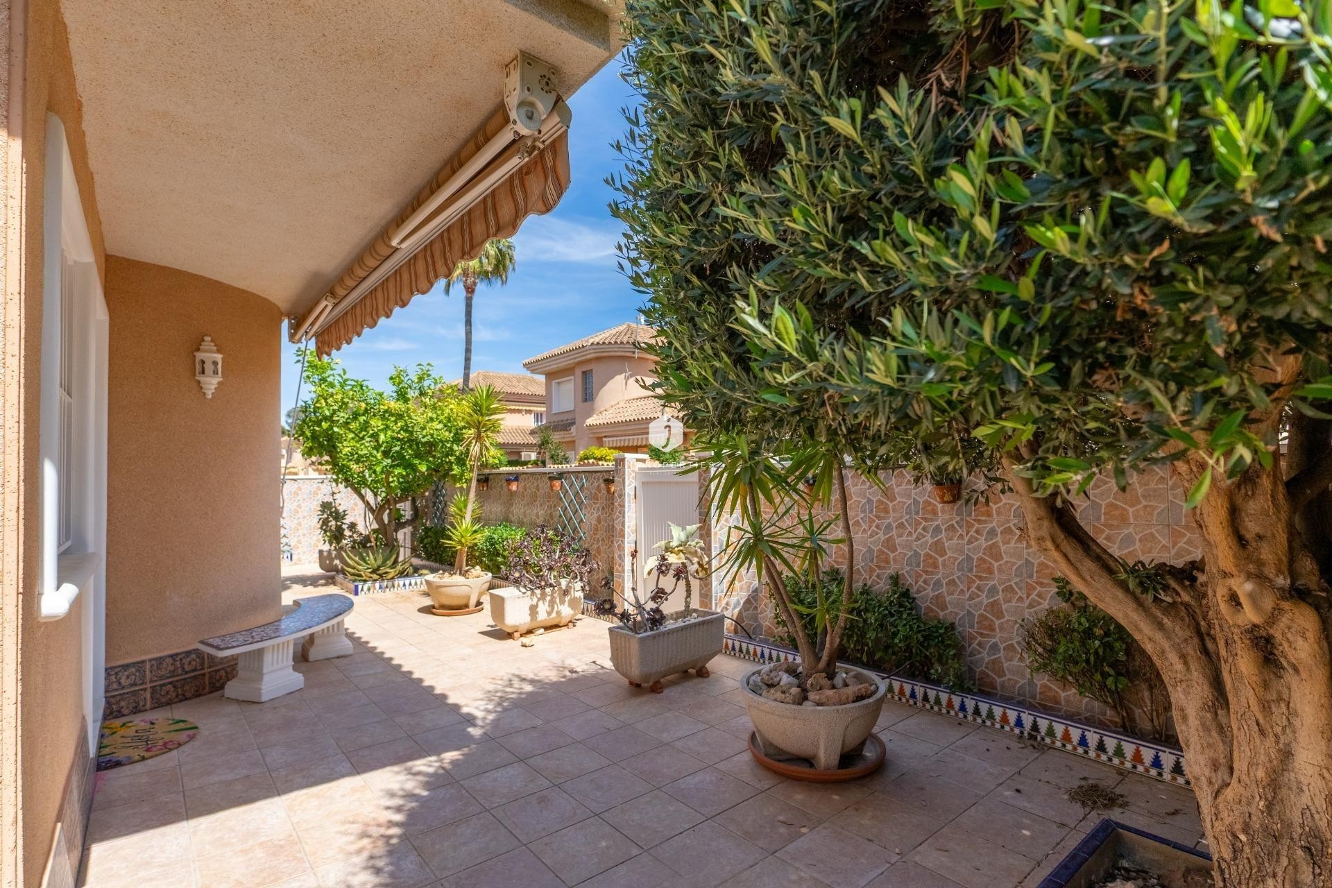 Segunda mano - Villa -
Torrevieja - Los Balcones - Los Altos del Edén