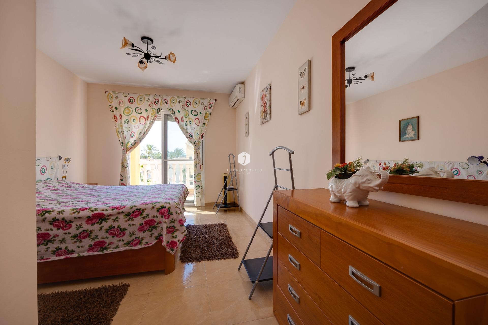 Segunda mano - Villa -
Torrevieja - Playa de los Locos