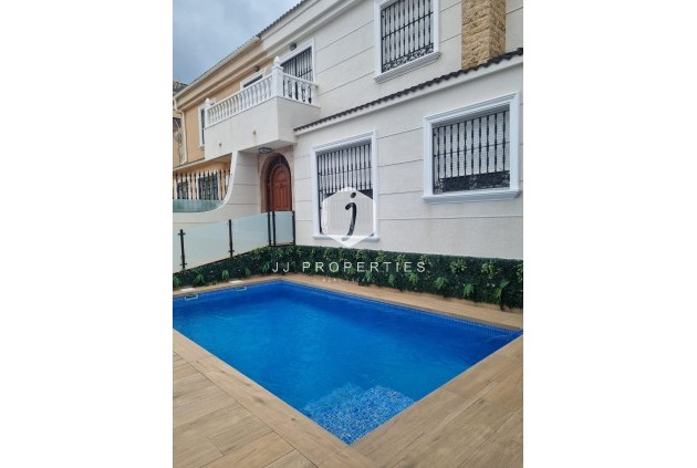 Szalet - Z drugiej ręki - Orihuela Costa -
                Costa Blanca