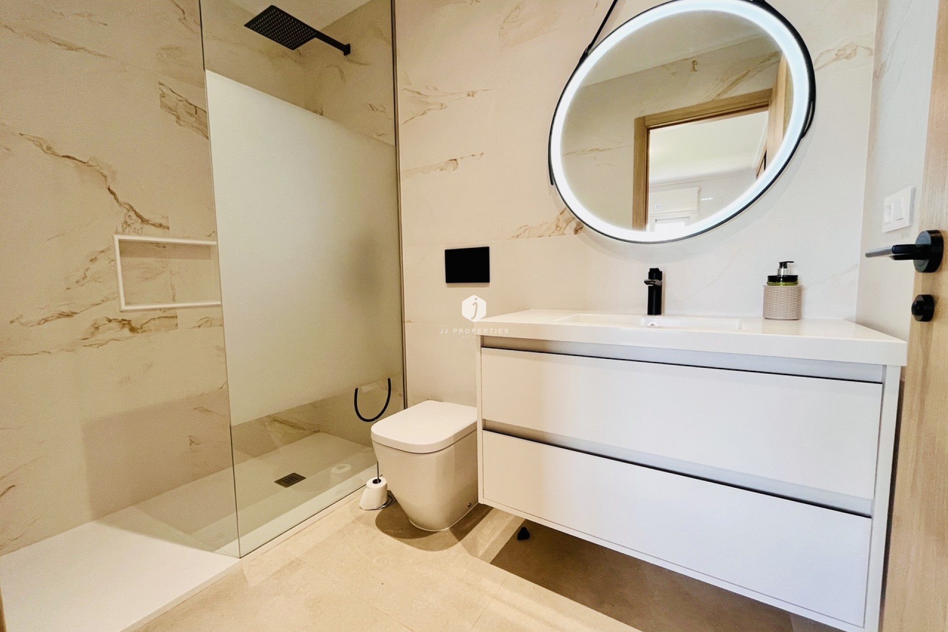 Tweedehands - Appartement / flat -
El Raso - Costa Blanca