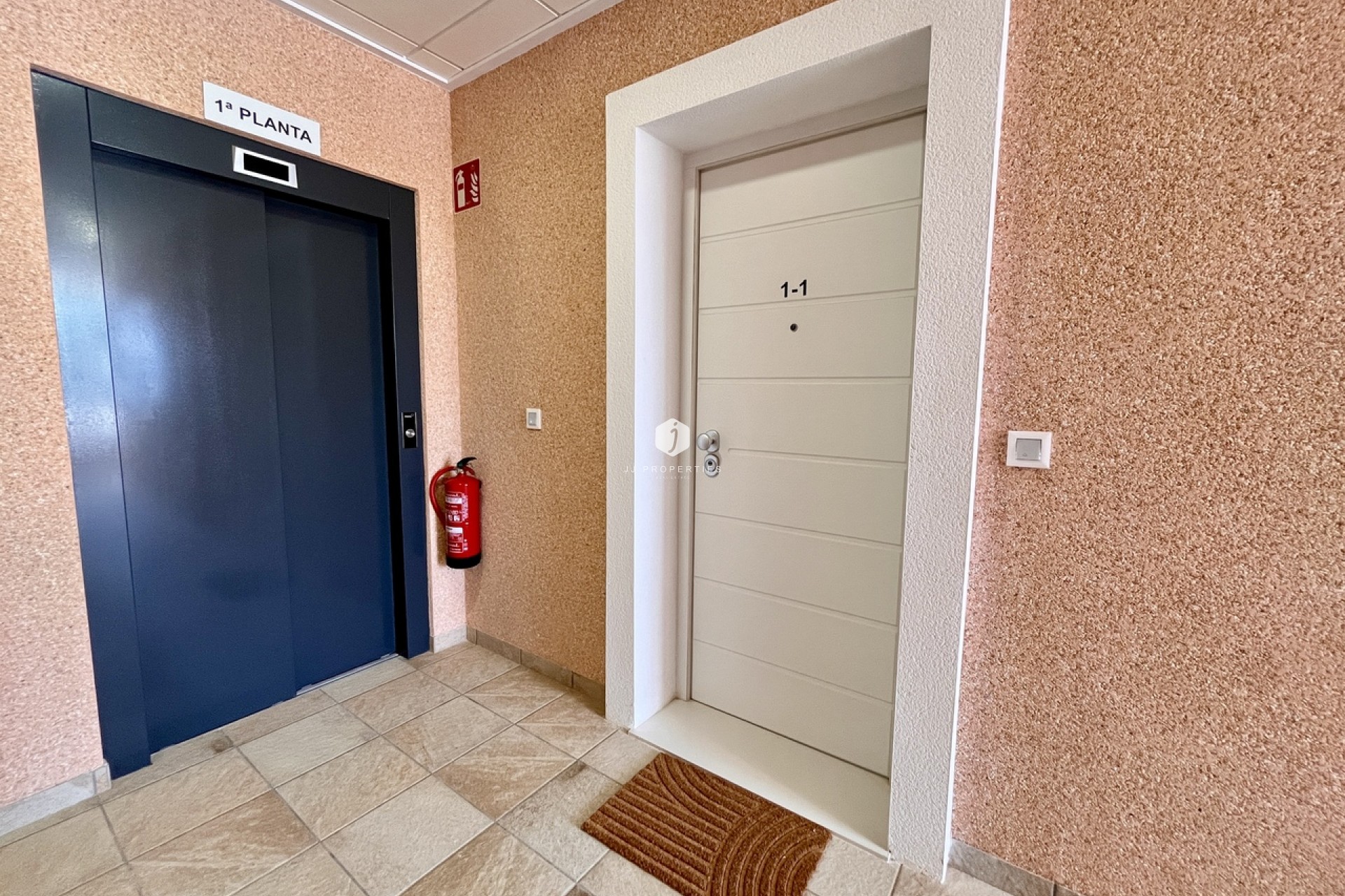 Tweedehands - Appartement / flat -
El Raso - Costa Blanca