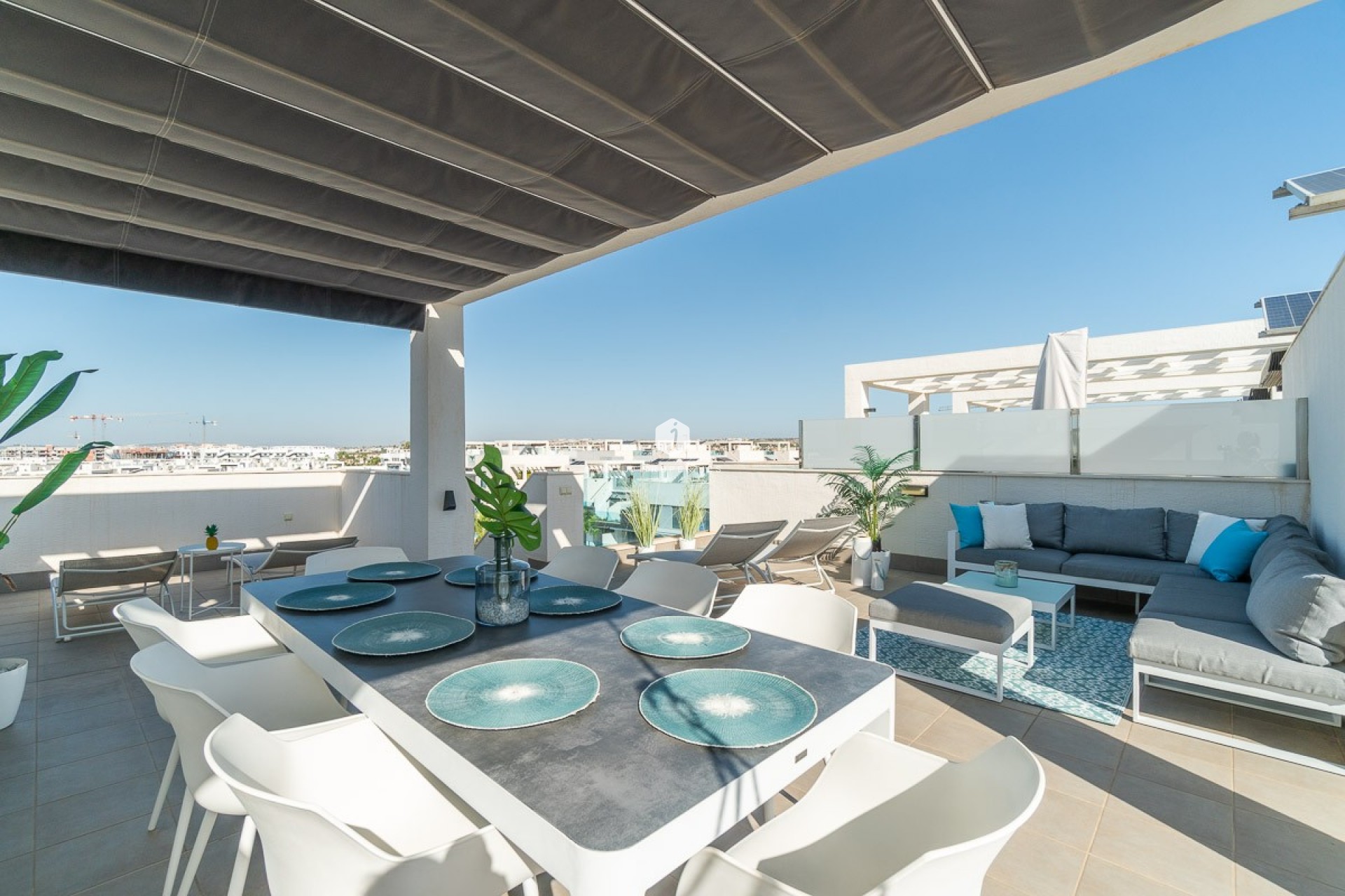Tweedehands - Appartement / flat -
El Raso - Costa Blanca