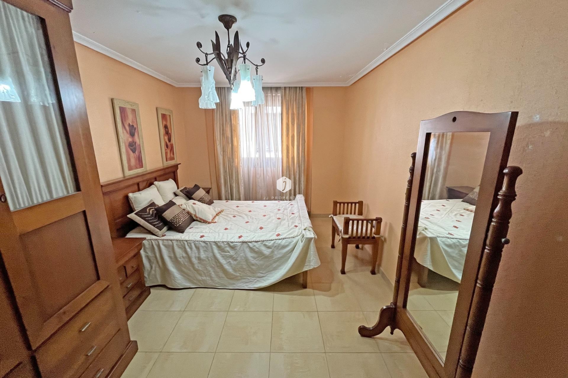 Tweedehands - Appartement / flat -
Formentera del Segura - Palacios