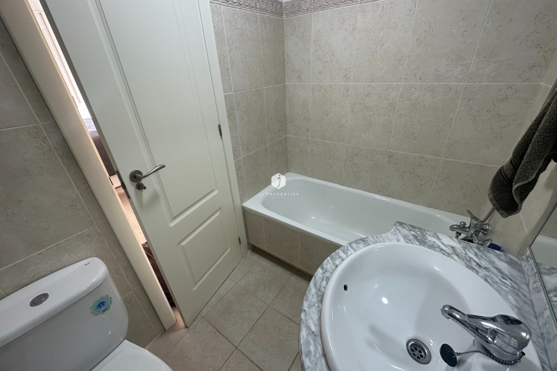 Tweedehands - Appartement / flat -
Jacarilla - Inland