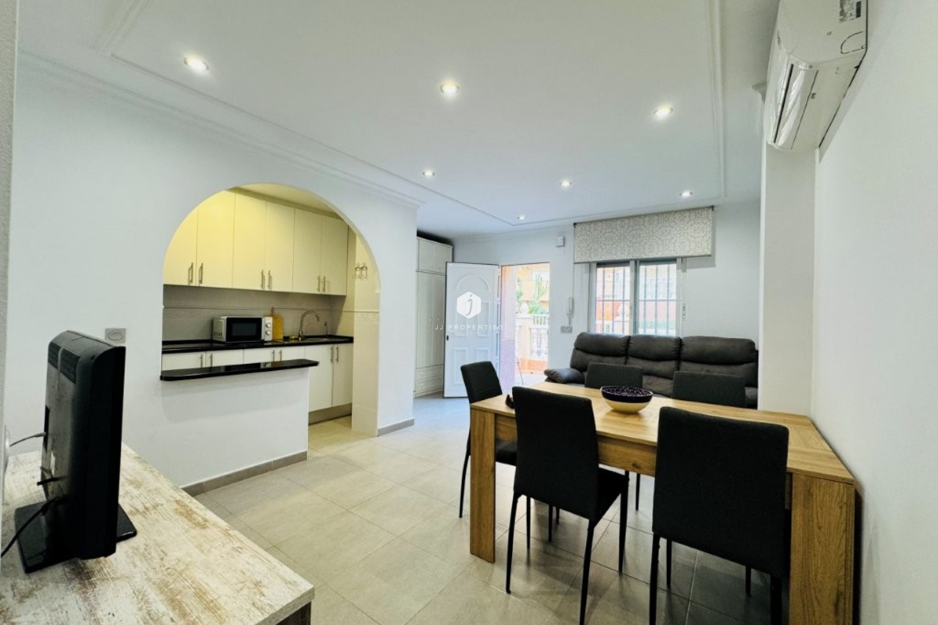 Tweedehands - Appartement / flat -
La Mata - Costa Blanca