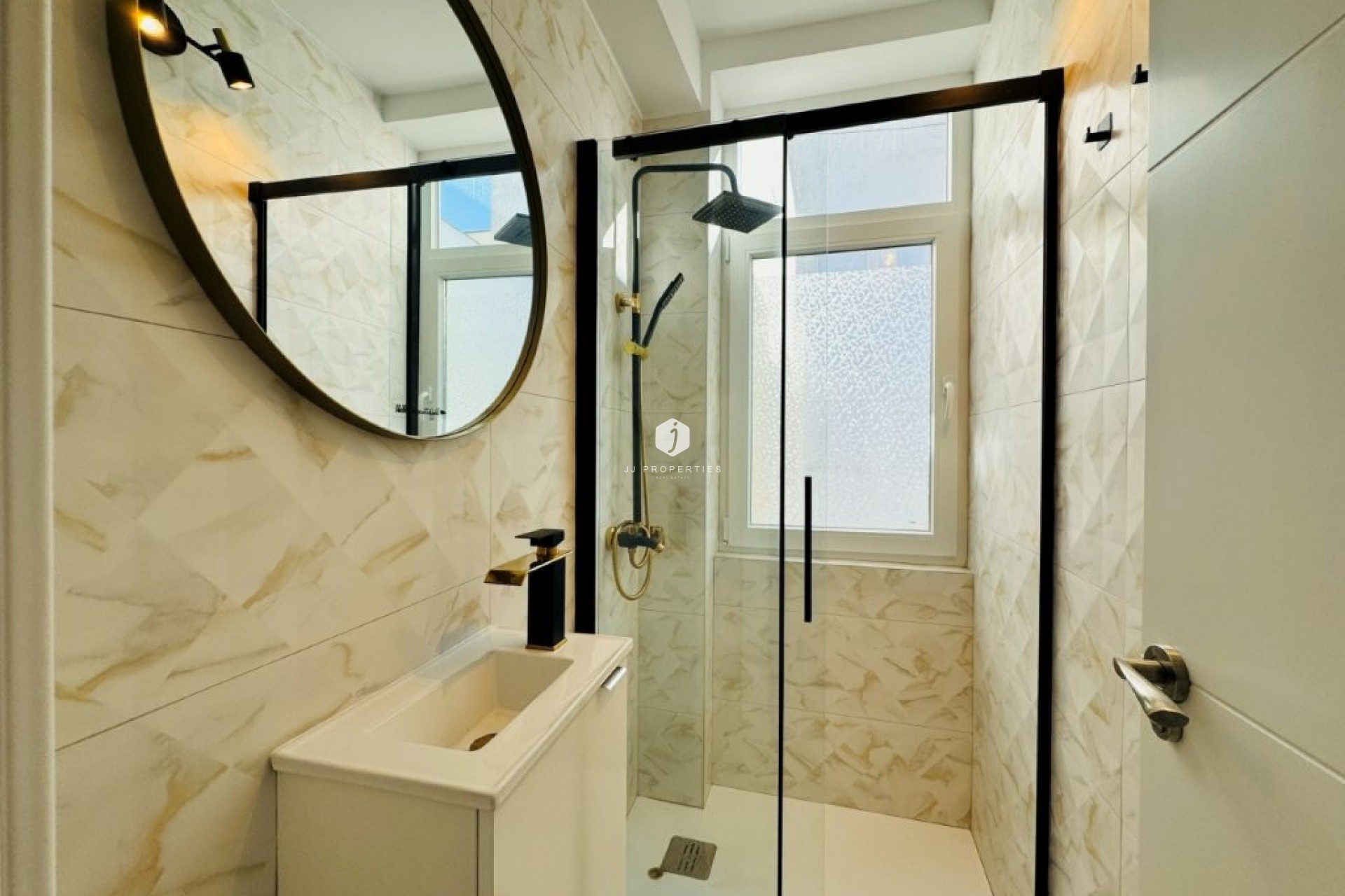 Tweedehands - Appartement / flat -
La Mata - Costa Blanca