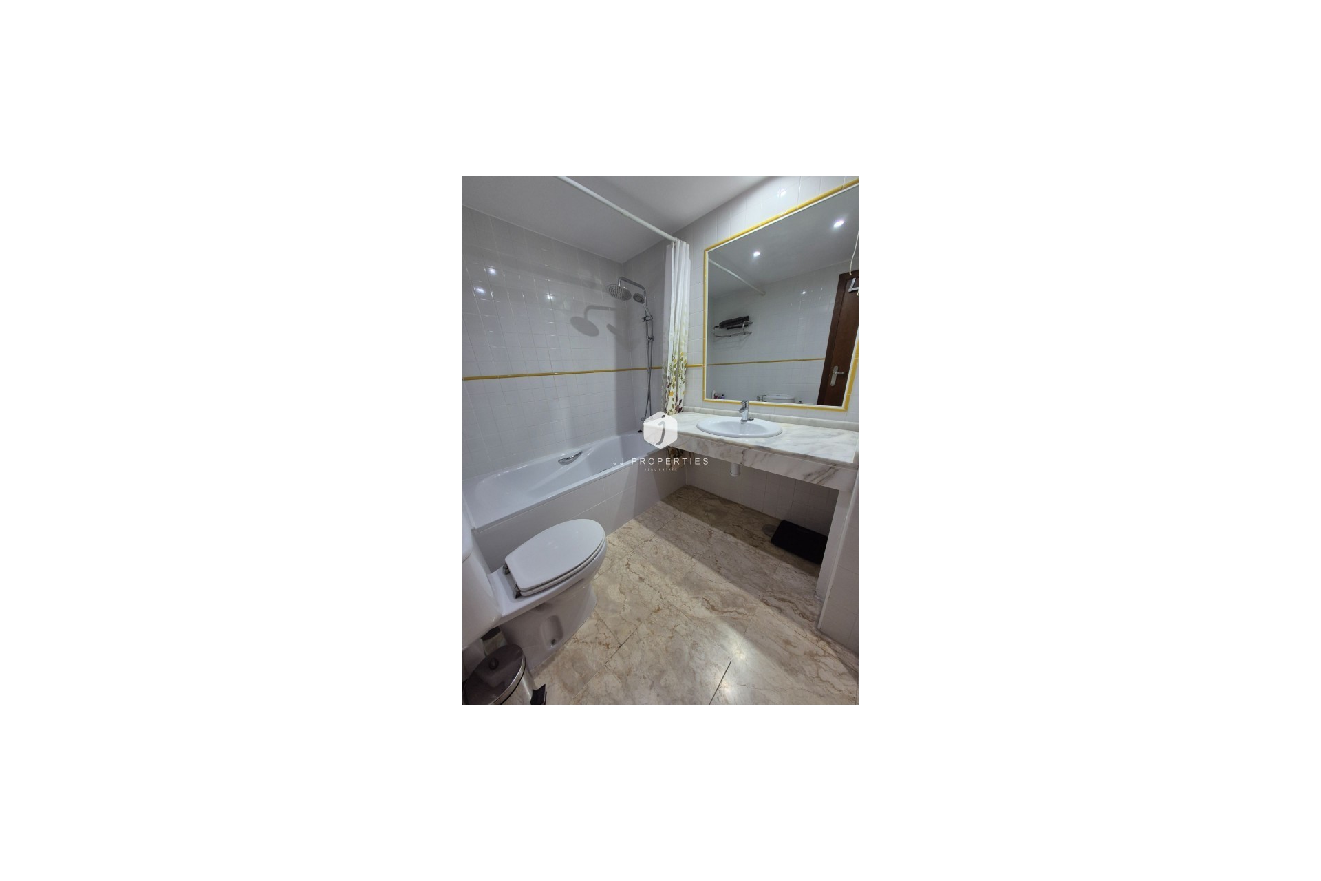 Tweedehands - Appartement / flat -
Punta Prima - Costa Blanca