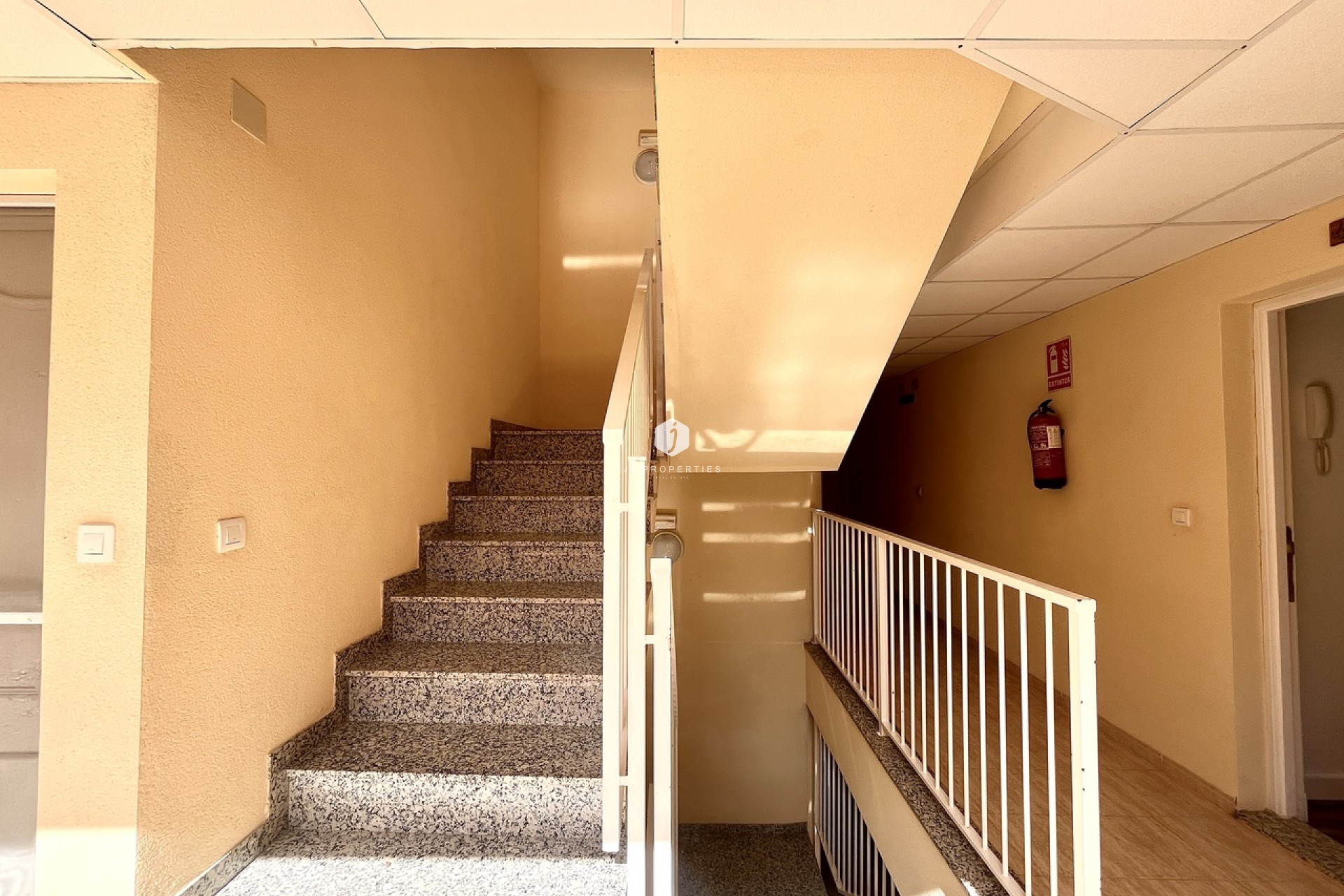 Tweedehands - Appartement / flat -
San Miguel de Salinas - Inland