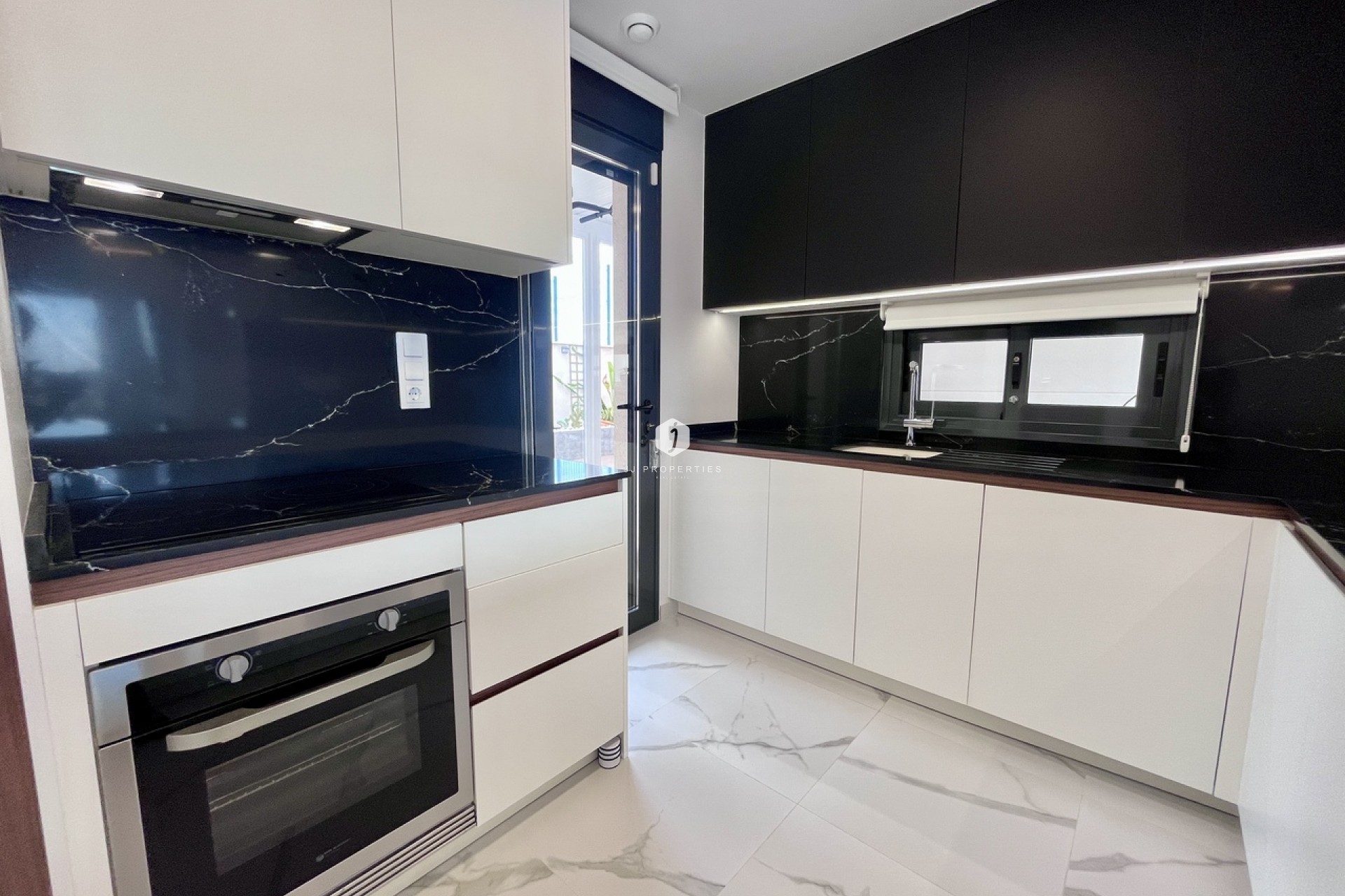 Tweedehands - Appartement / flat -
San Miguel de Salinas - Inland