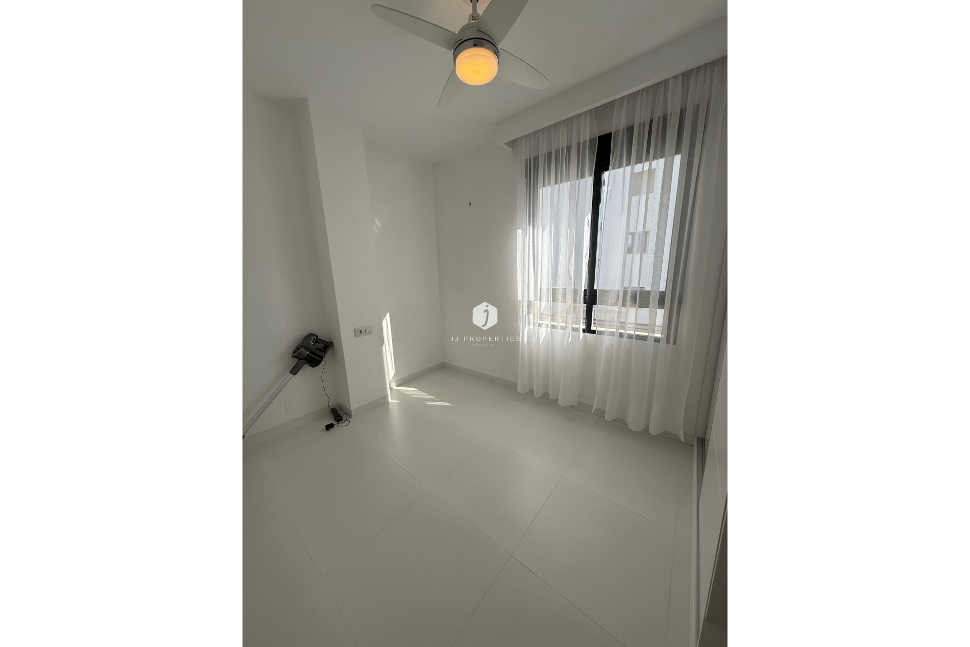 Tweedehands - Appartement / flat -
San Miguel de Salinas - Inland