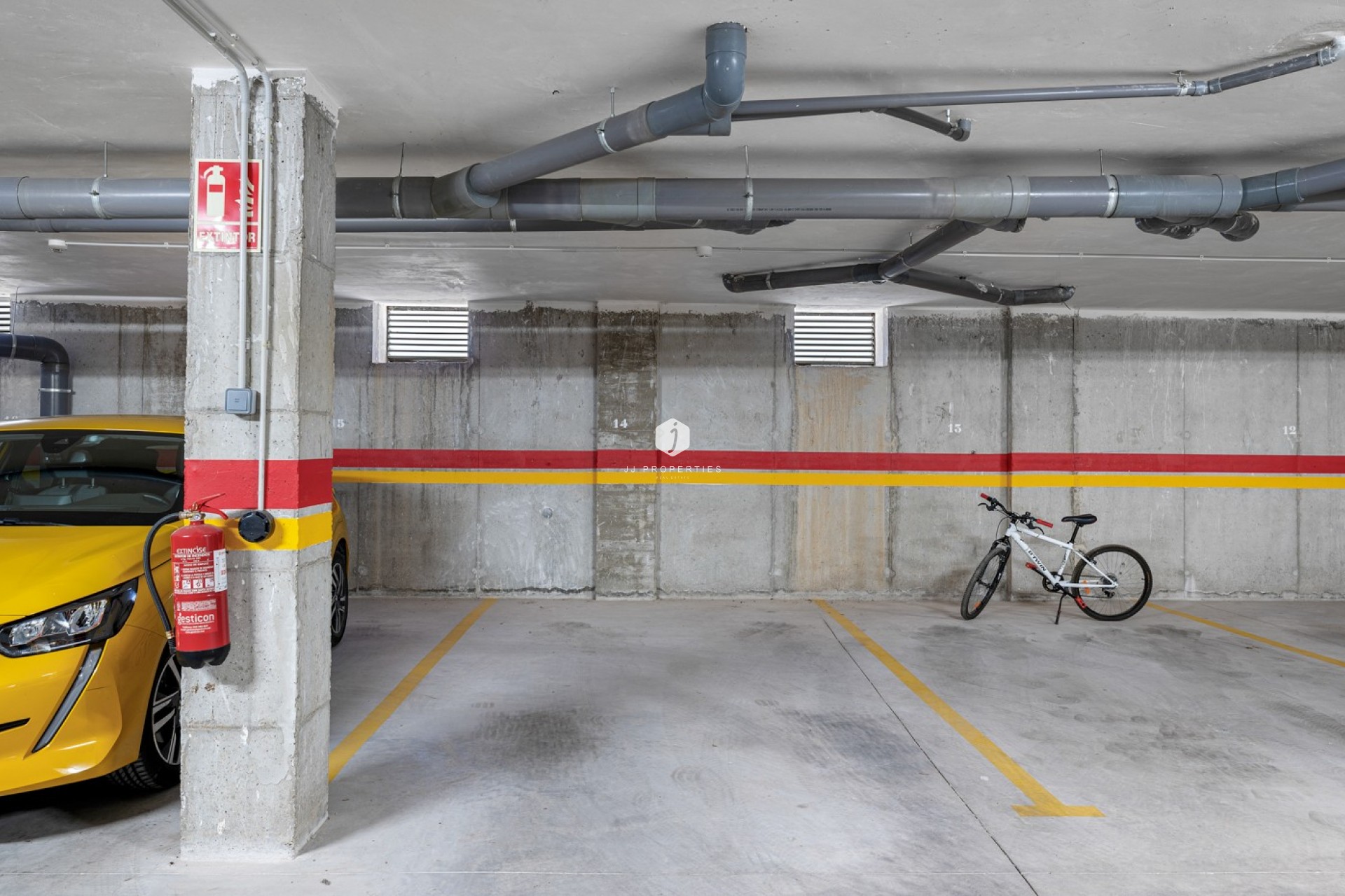 Tweedehands - Appartement / flat -
San Miguel de Salinas - Inland