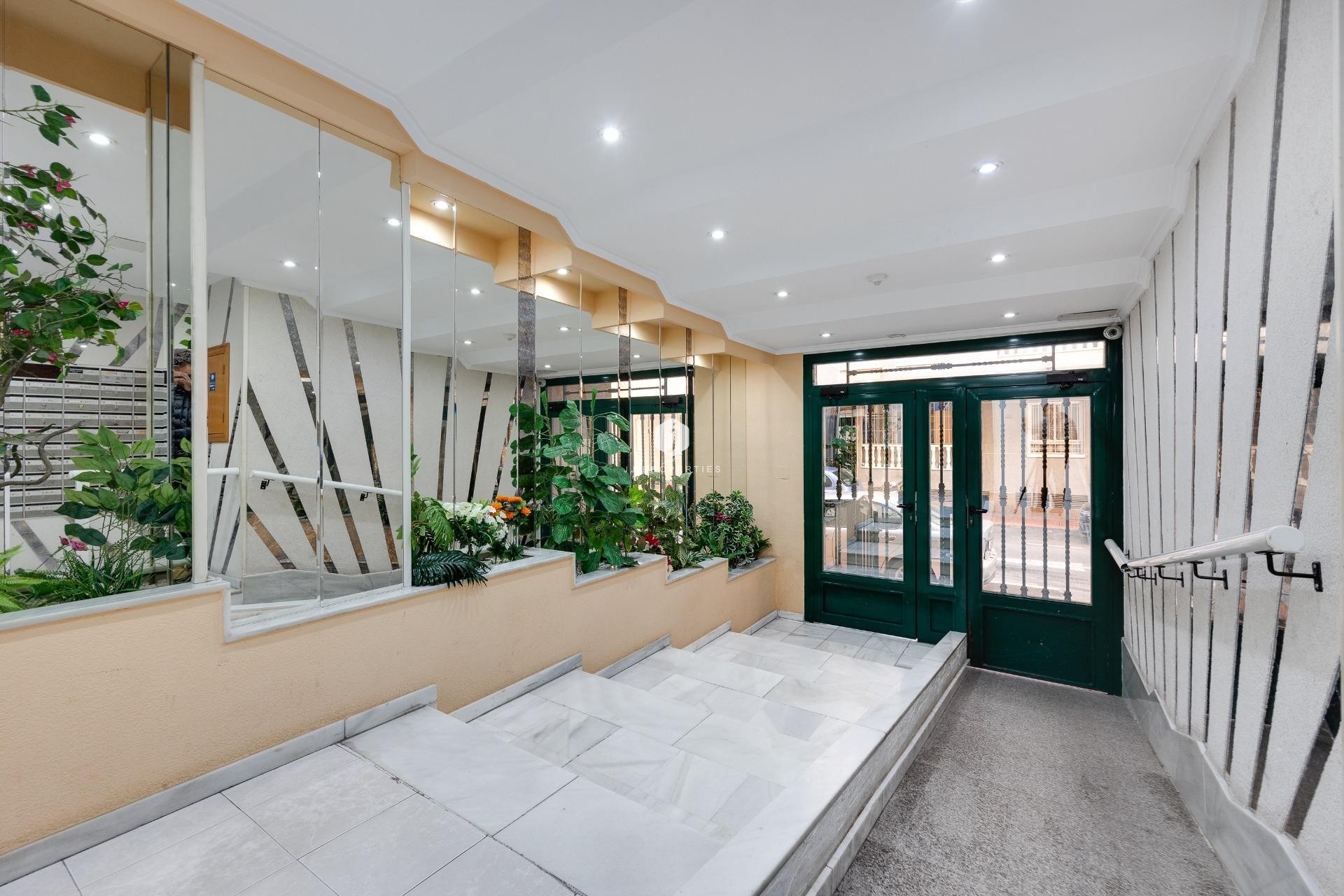 Tweedehands - Appartement / flat -
Torrevieja - Acequion