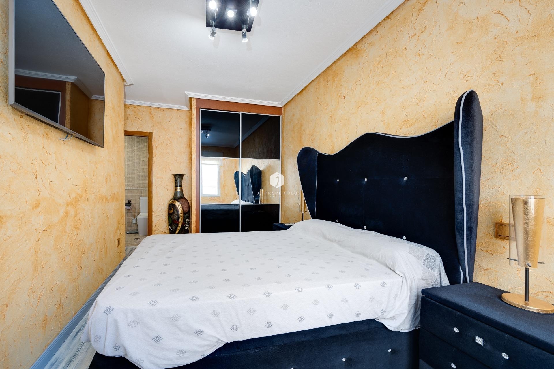 Tweedehands - Appartement / flat -
Torrevieja - Acequion