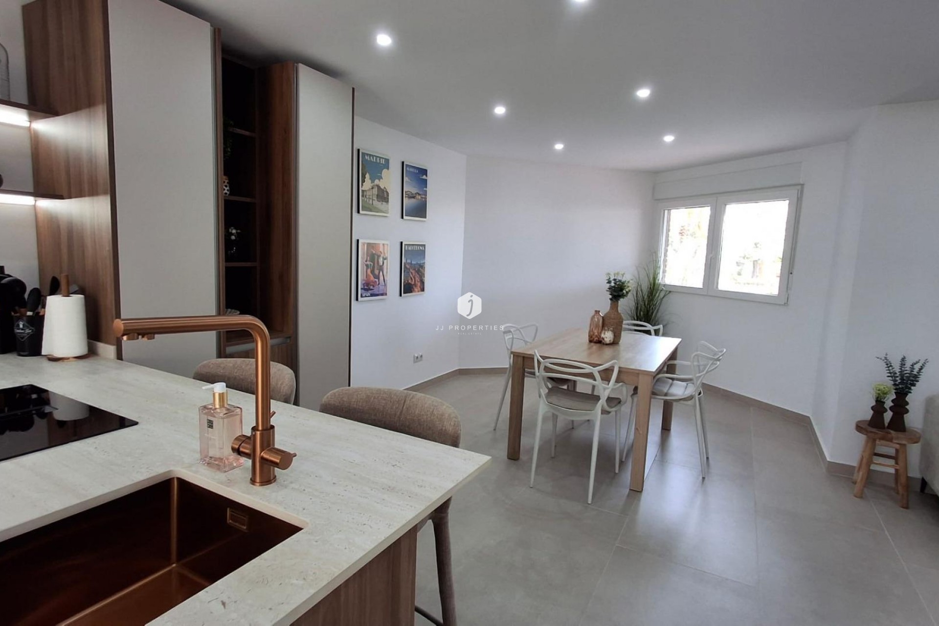 Tweedehands - Appartement / flat -
Torrevieja - Acequion