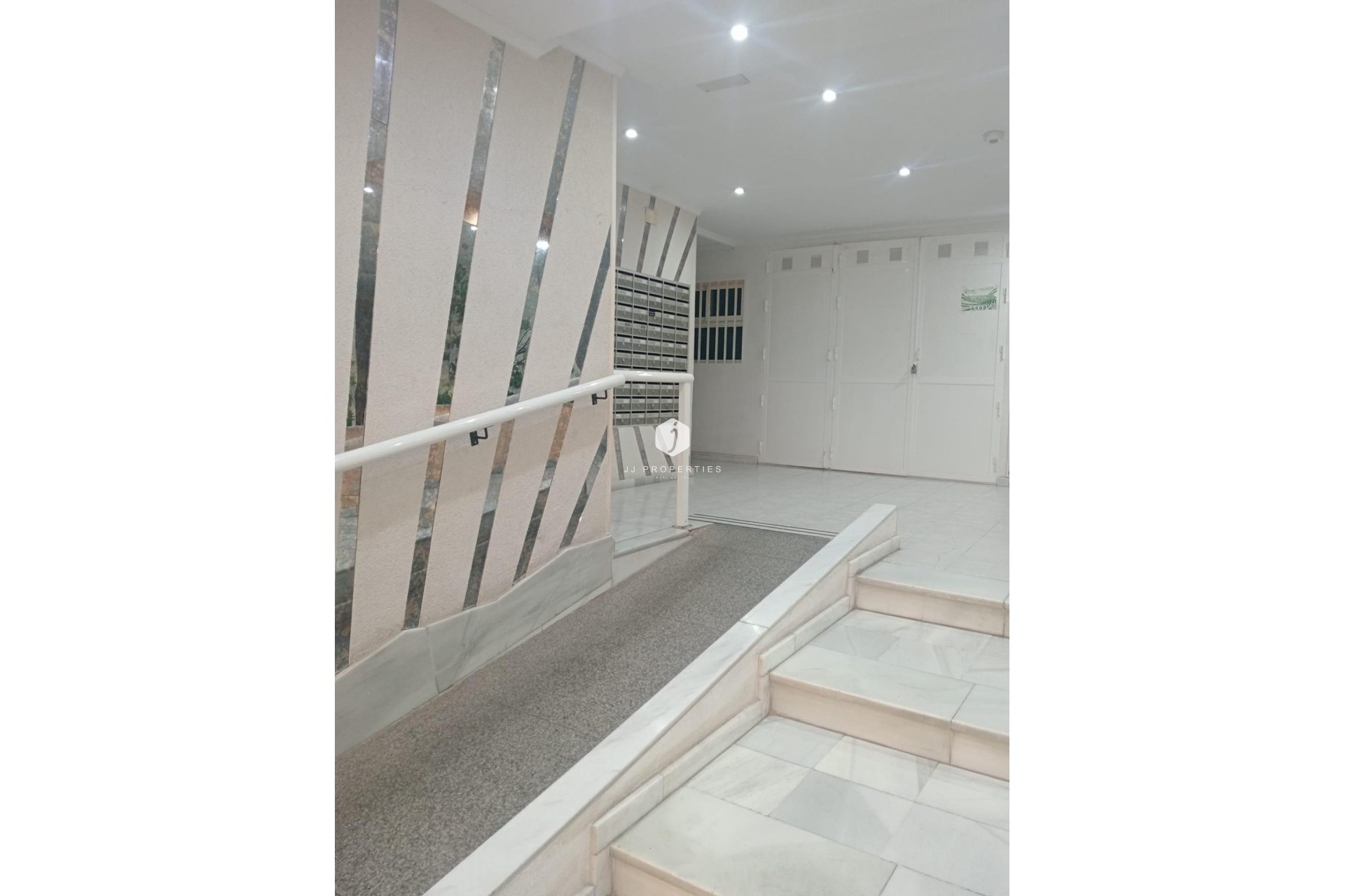 Tweedehands - Appartement / flat -
Torrevieja - Acequion