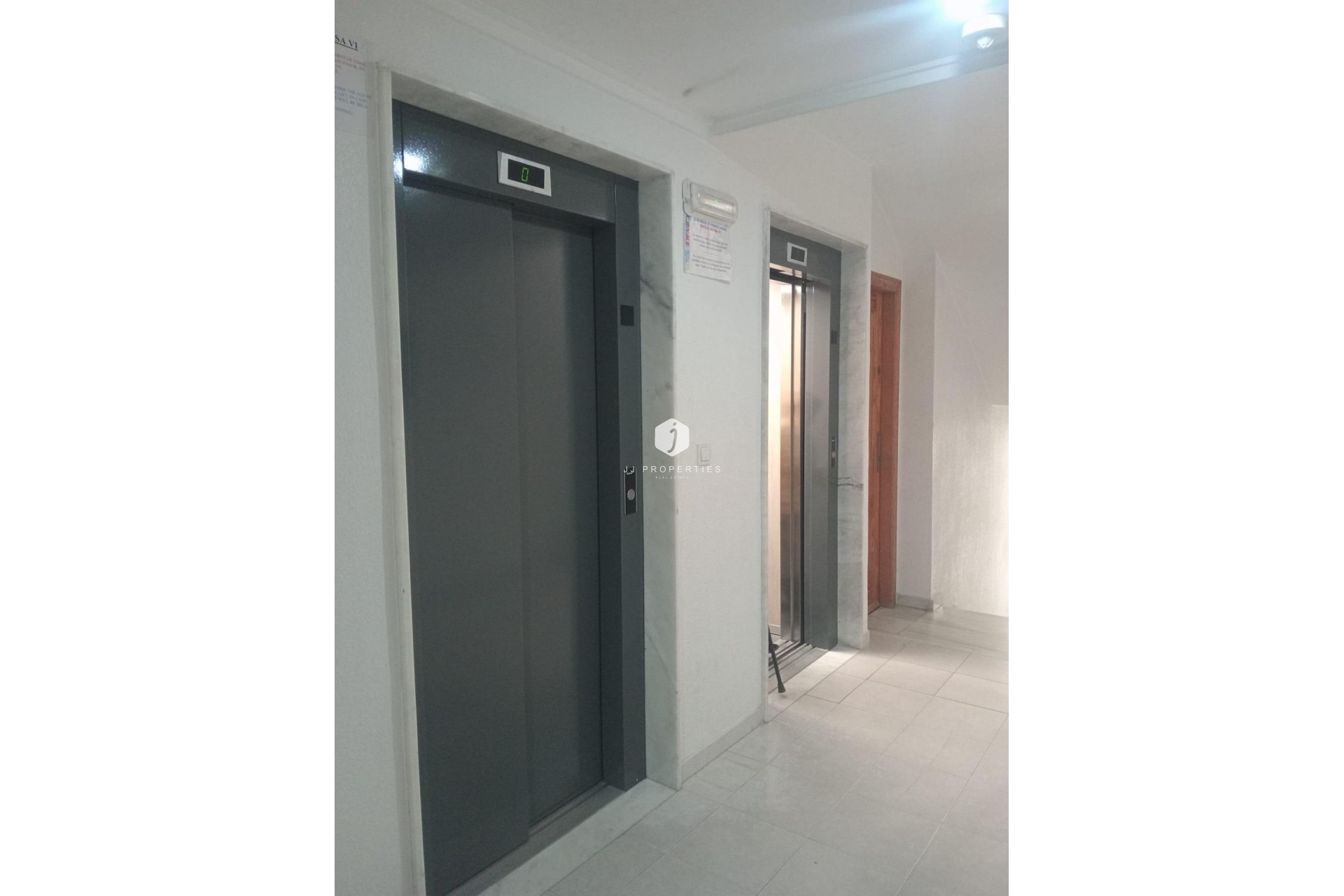 Tweedehands - Appartement / flat -
Torrevieja - Acequion