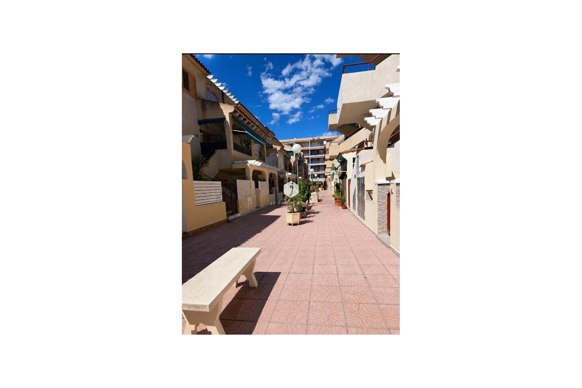 Tweedehands - Appartement / flat -
Torrevieja - Acequion