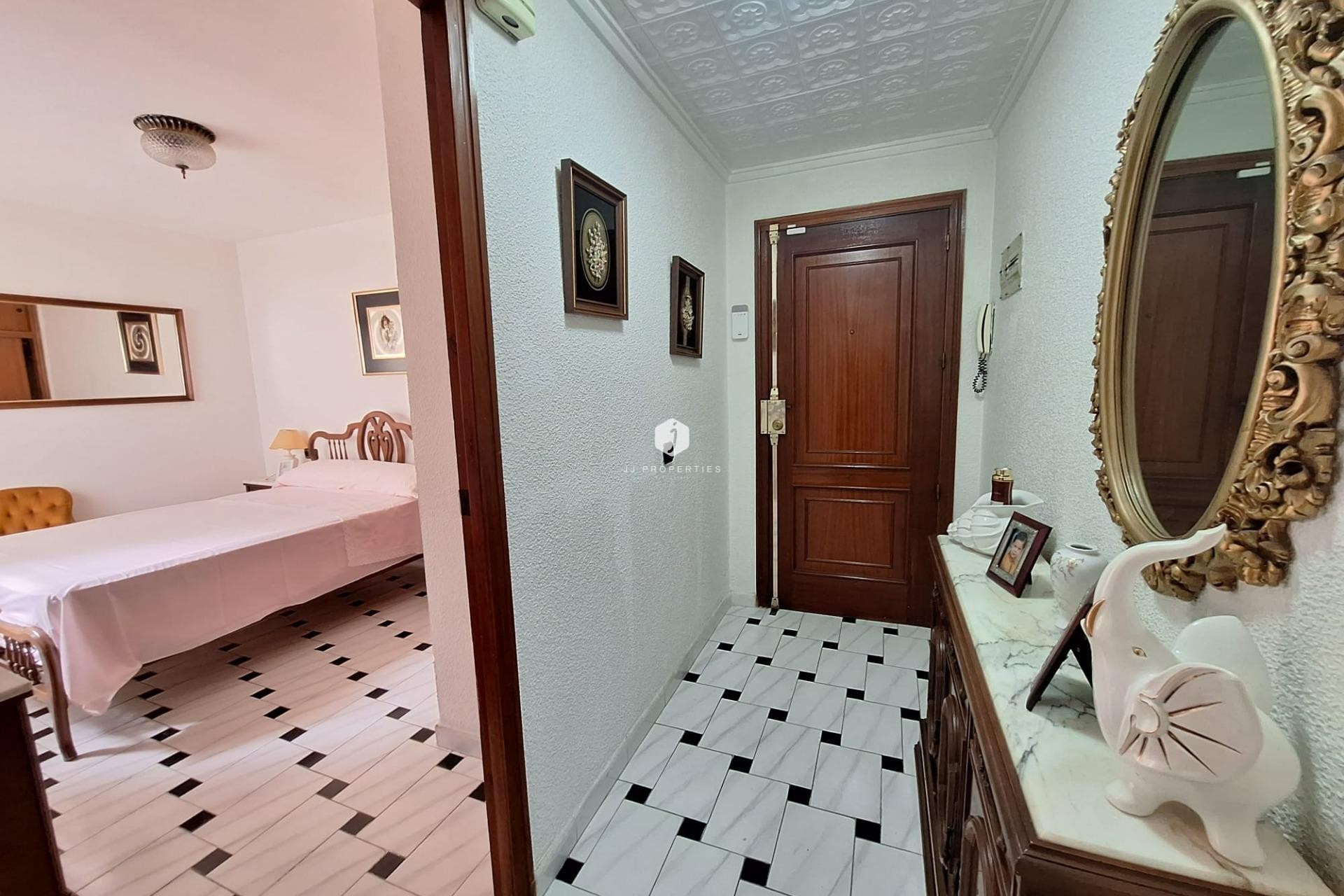 Tweedehands - Appartement / flat -
Torrevieja - Acequion