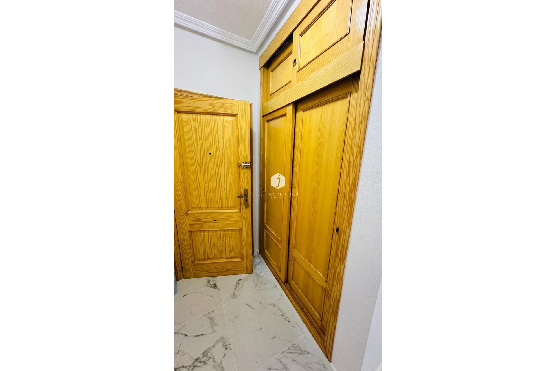 Tweedehands - Appartement / flat -
Torrevieja - Acequion