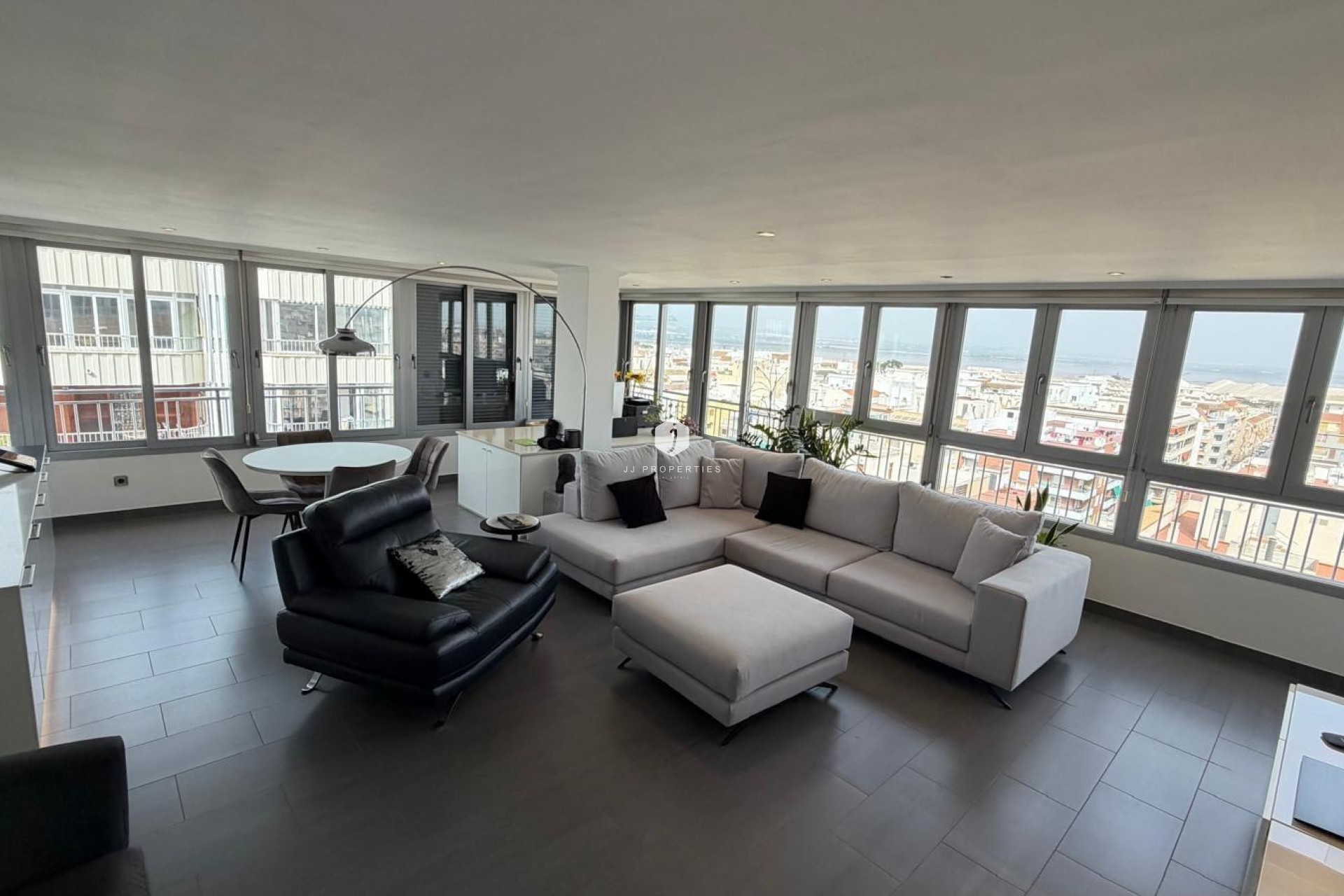 Tweedehands - Appartement / flat -
Torrevieja - Acequion