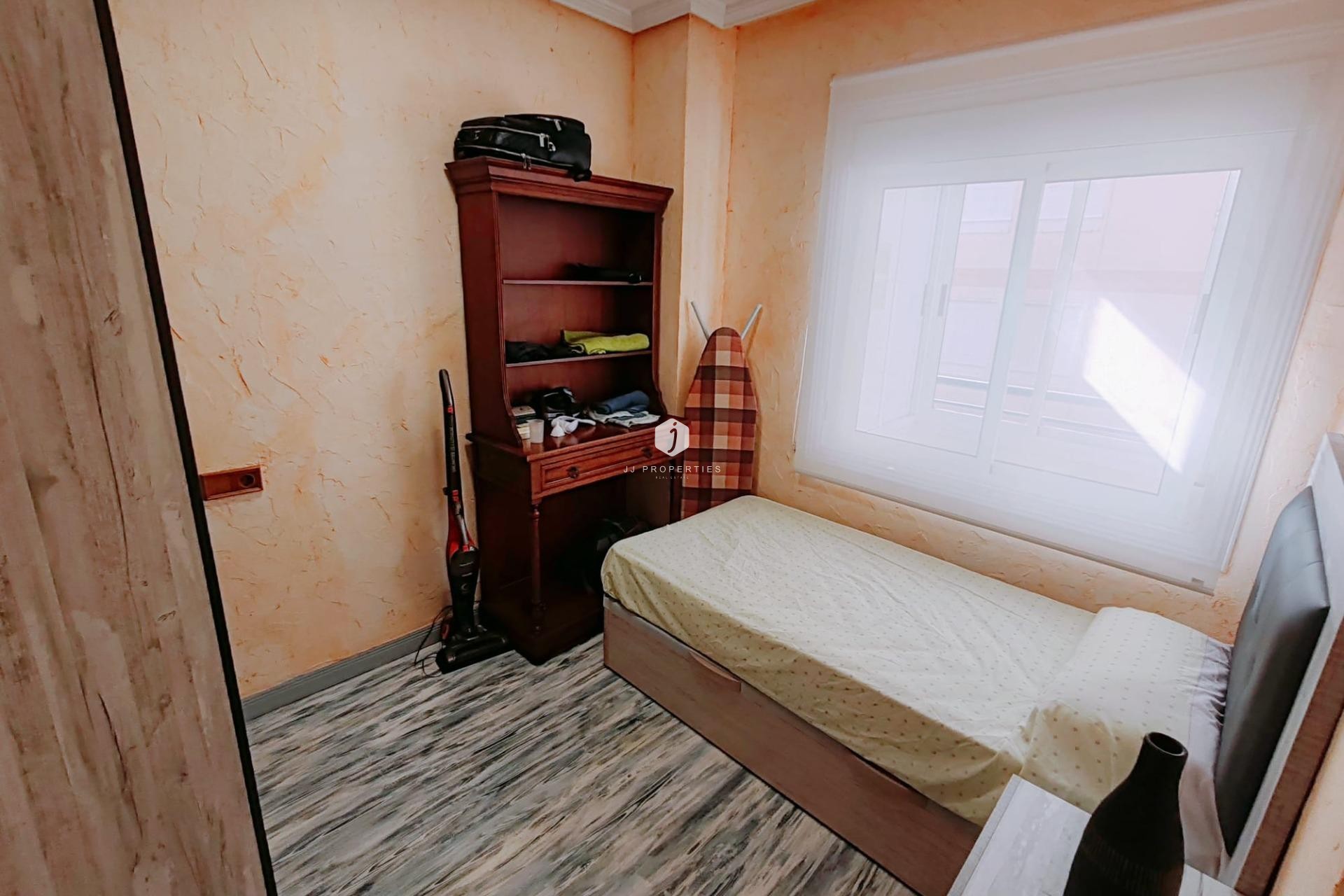 Tweedehands - Appartement / flat -
Torrevieja - Acequion