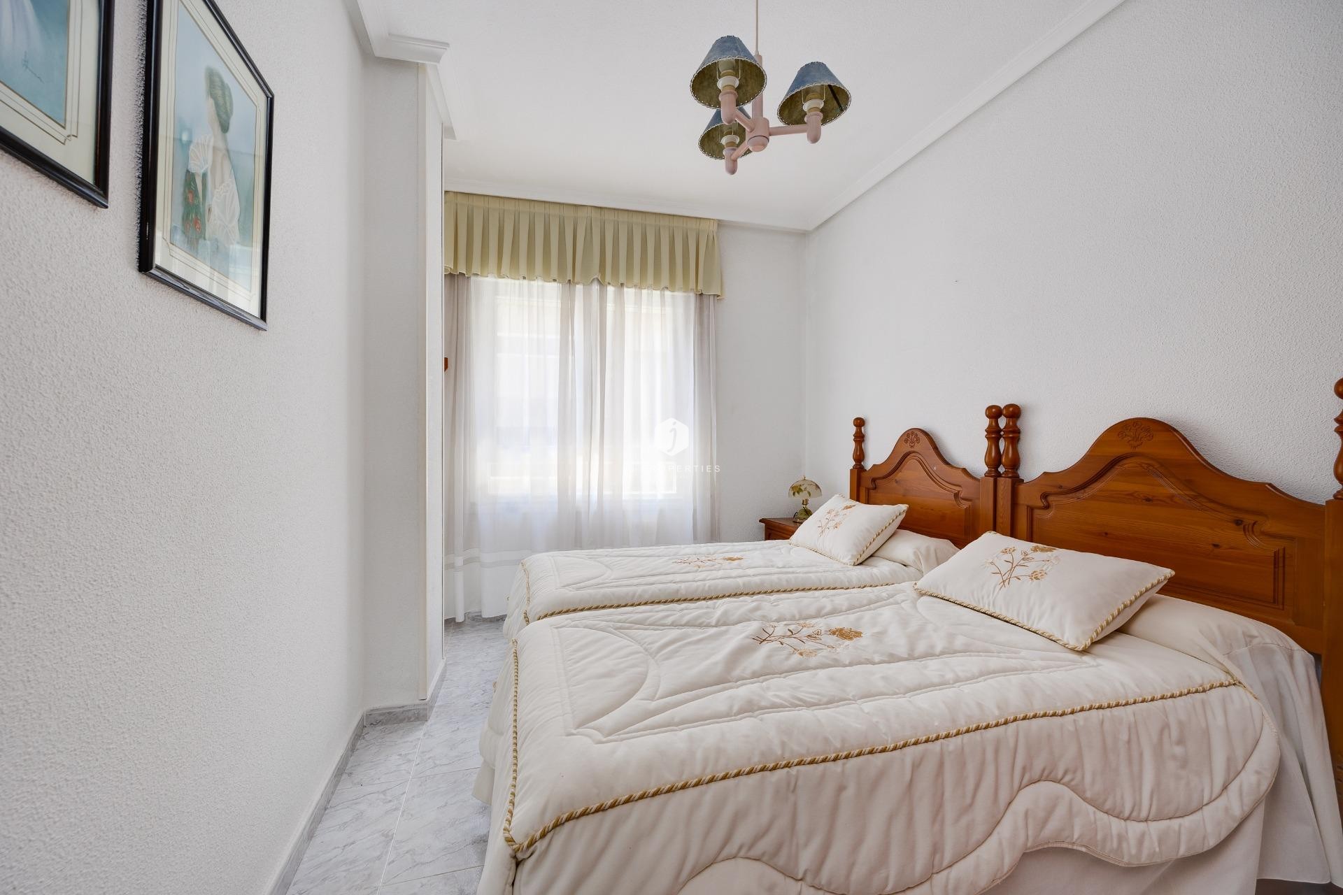 Tweedehands - Appartement / flat -
Torrevieja - Antonio Machado