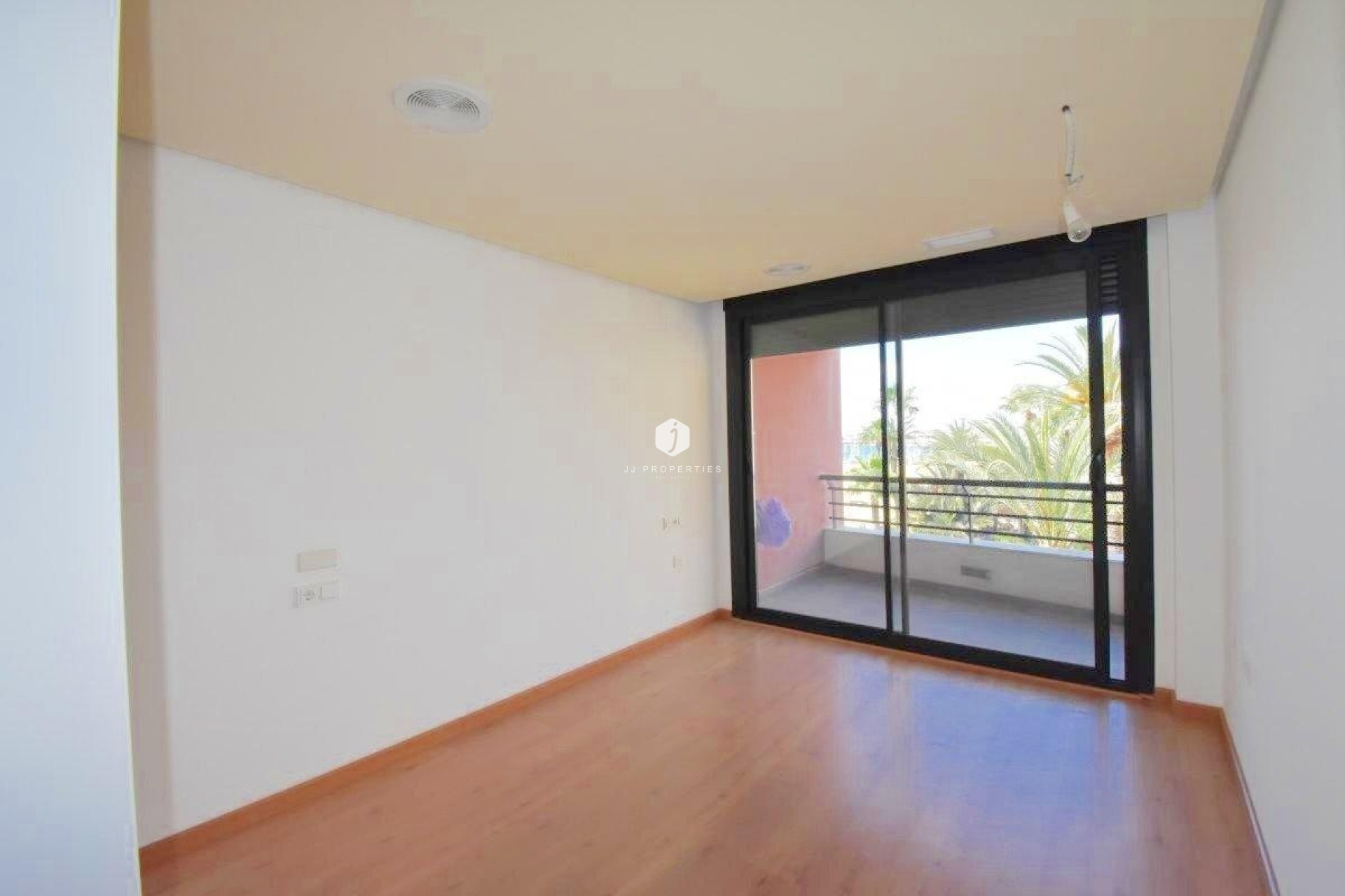 Tweedehands - Appartement / flat -
Torrevieja - Centro - Muelle Pesquero