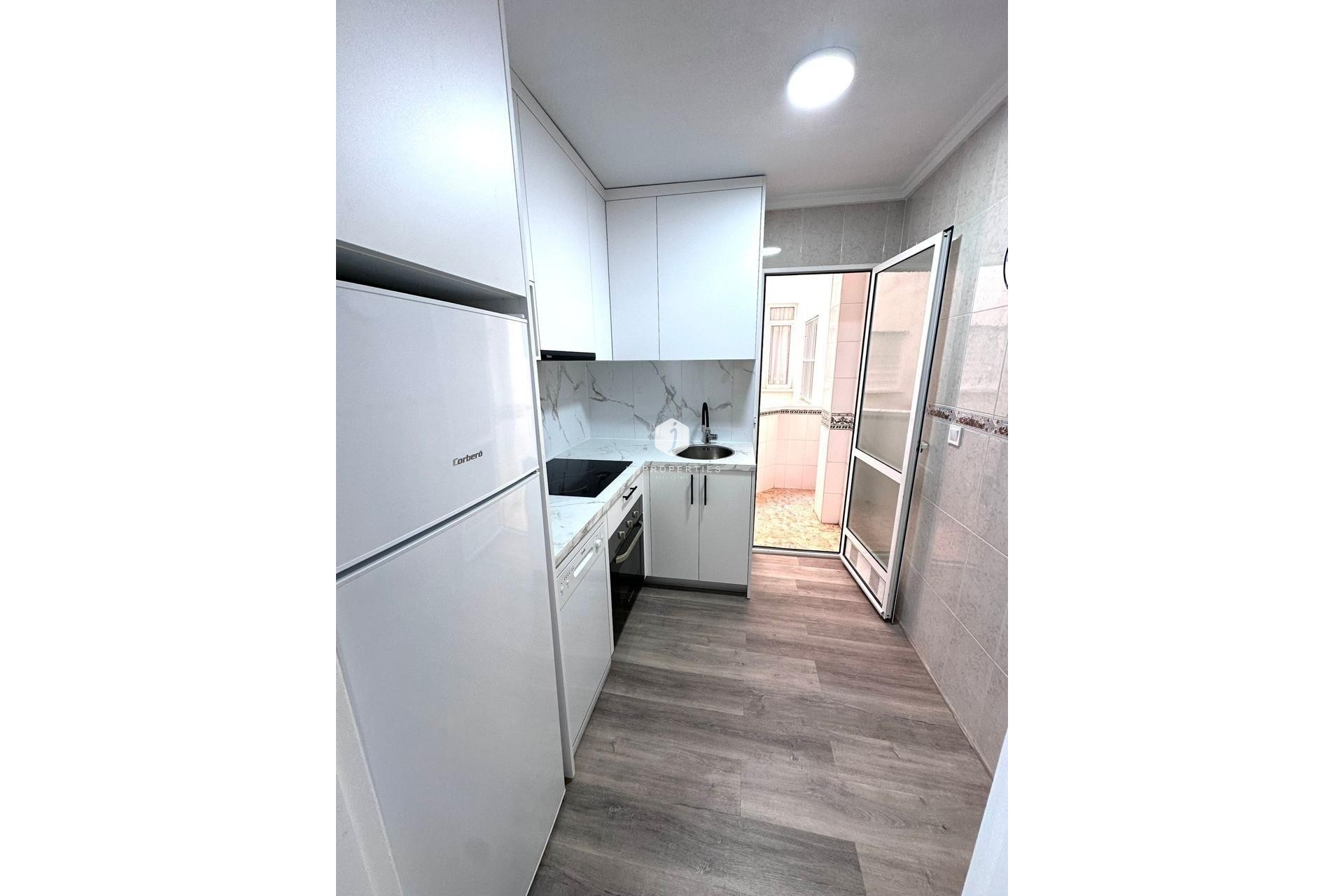 Tweedehands - Appartement / flat -
Torrevieja - Centro - Muelle Pesquero